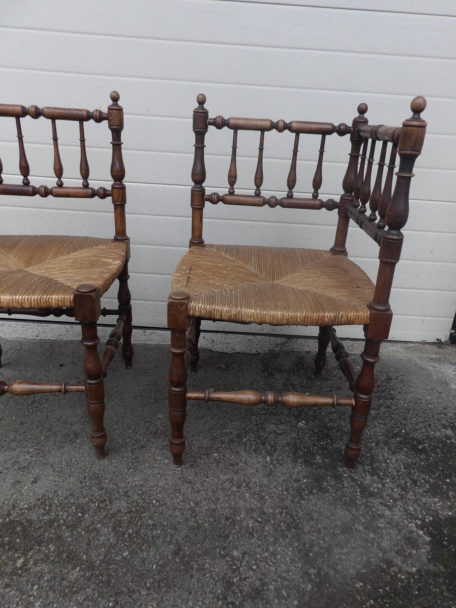 paire de fauteuils de coin