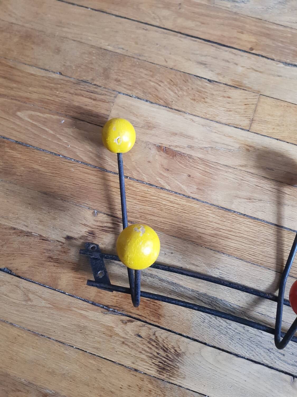 6-ball wall coat rack