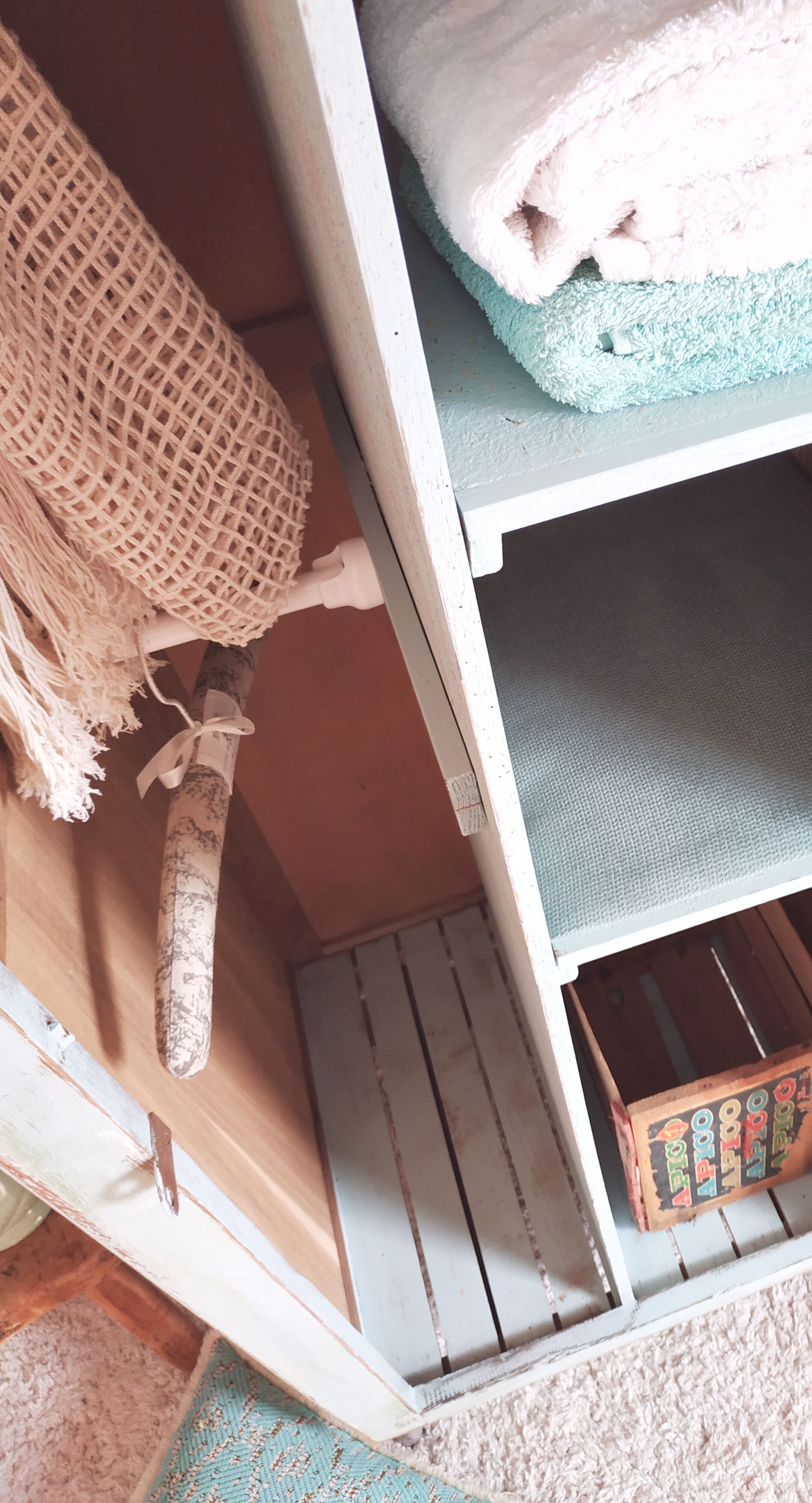 Armoire d'école vestiaire d'internat rénové années 50