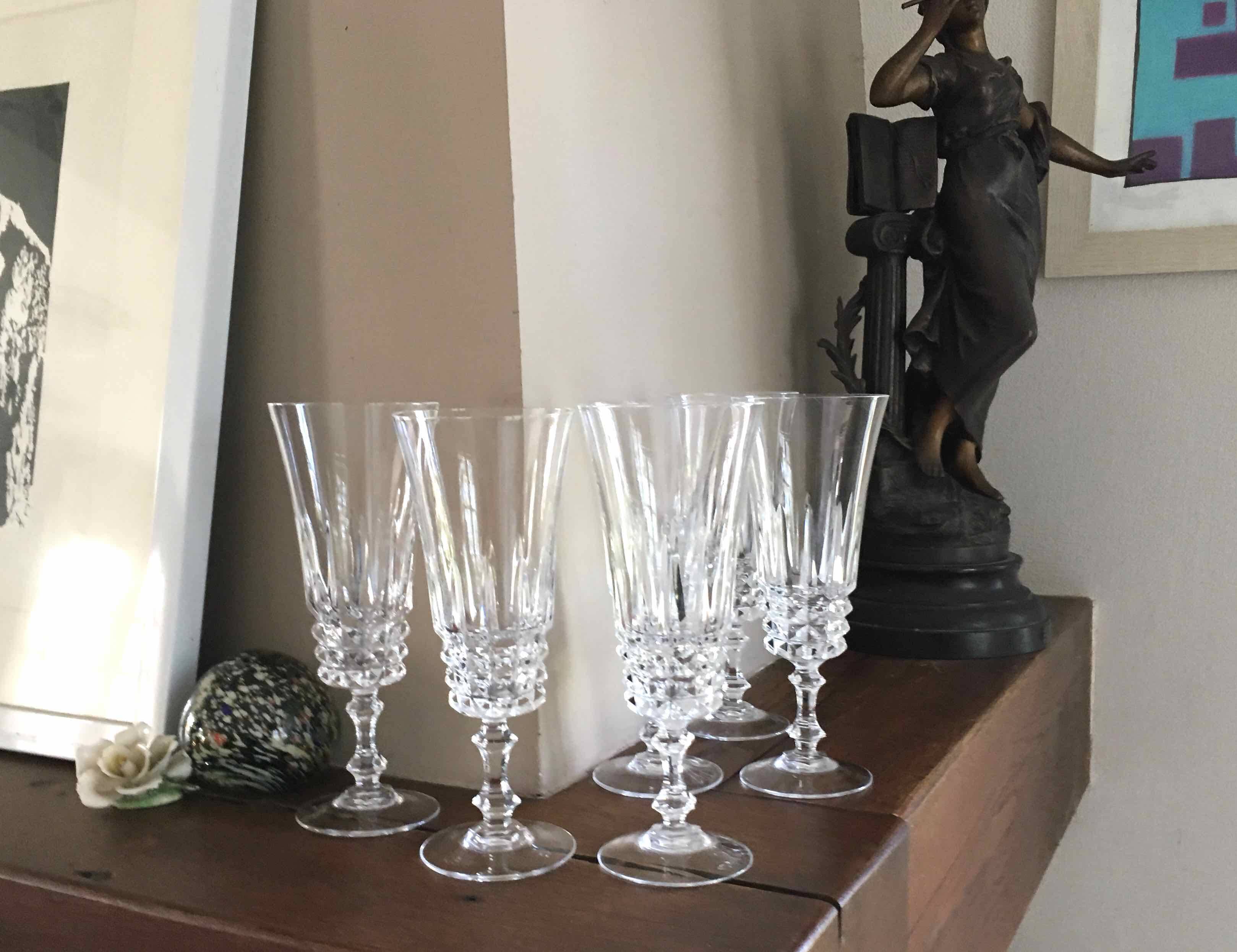 6 Arques crystal champagne flutes
