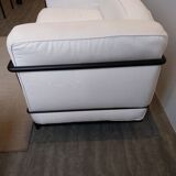 A sofa and two LC2 Cassina armchairs