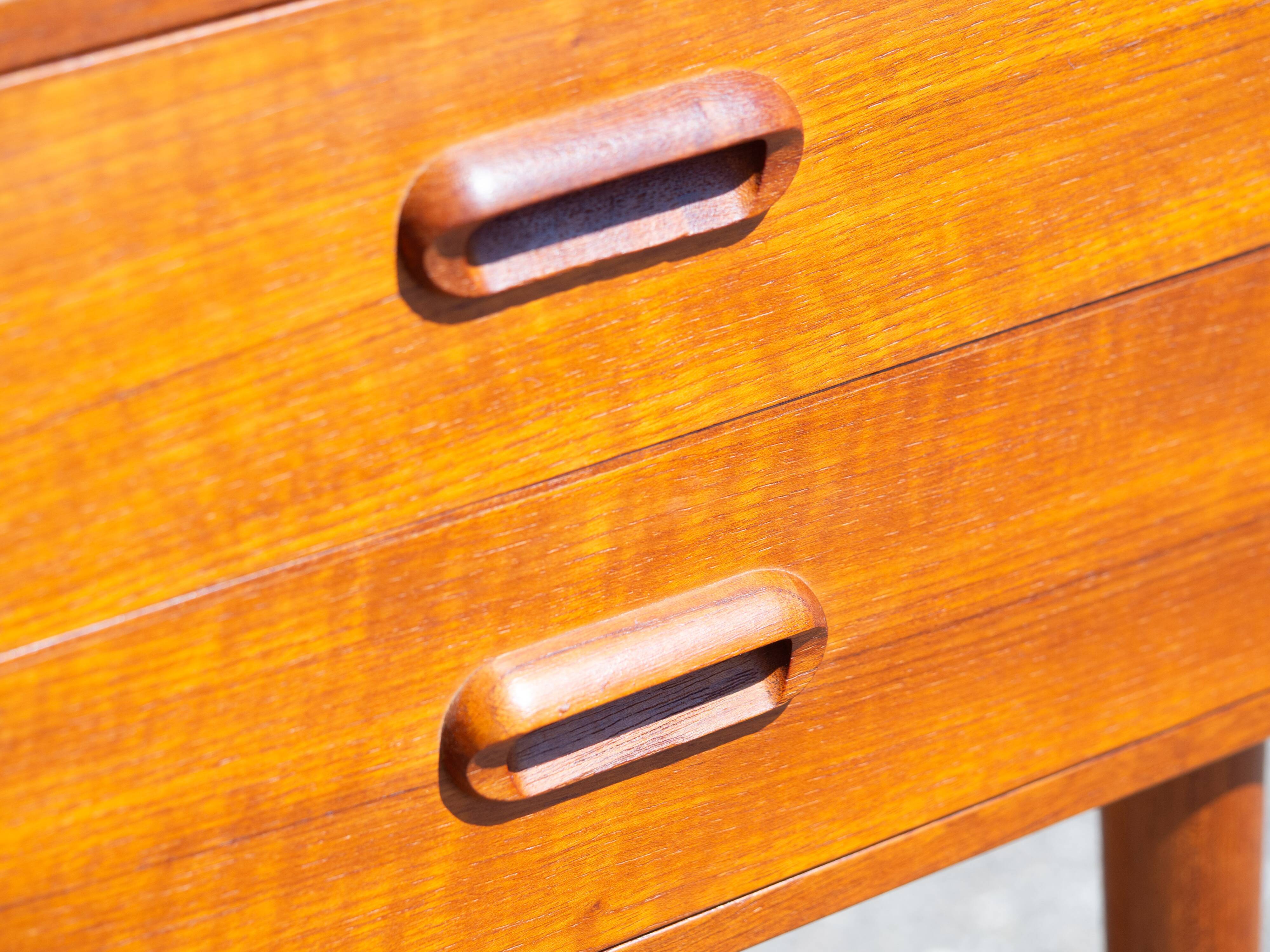 Pair of 2 vintage Danish bedside tables from the 1960s, in teak.