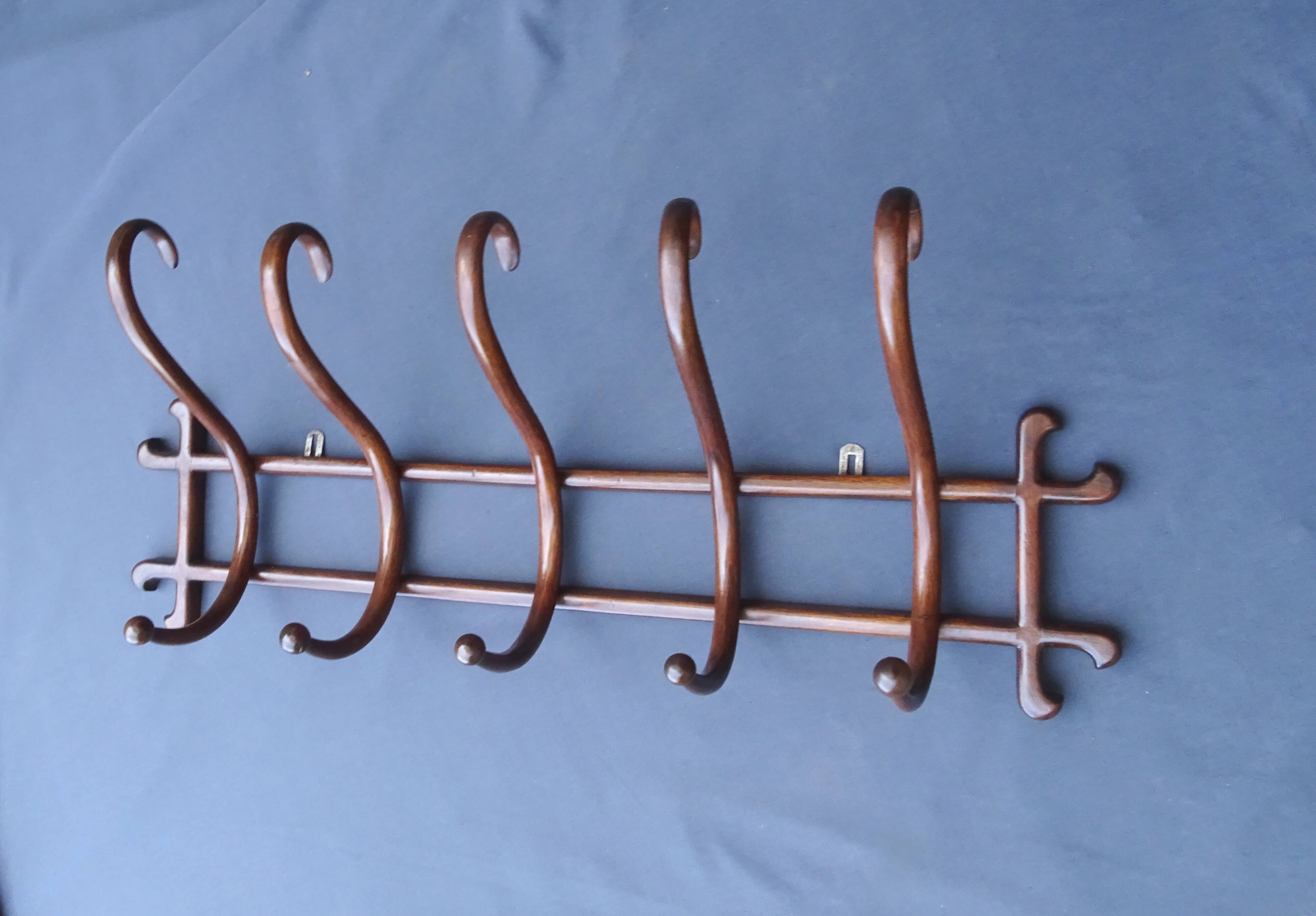 Thonet wall-mounted coat and hat rack circa 1890, 5-pointed