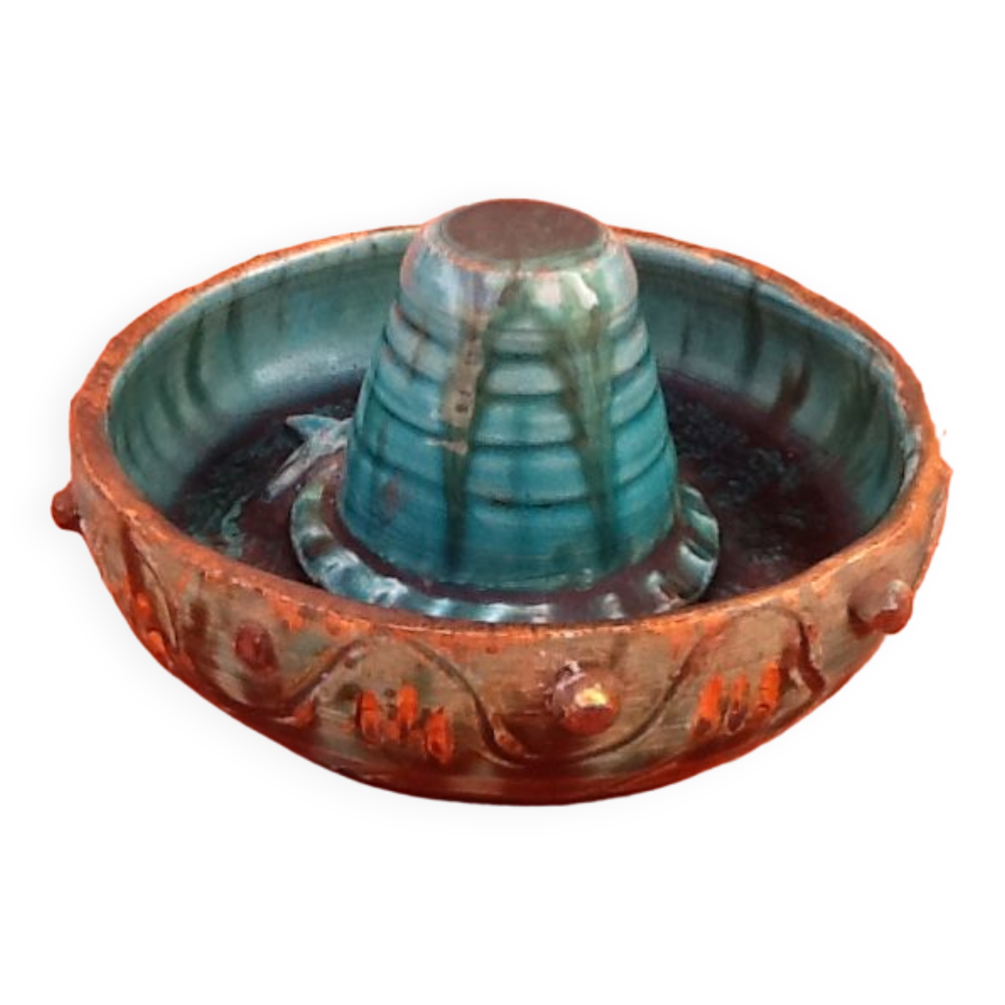 Empty pocke in glazed ceramic