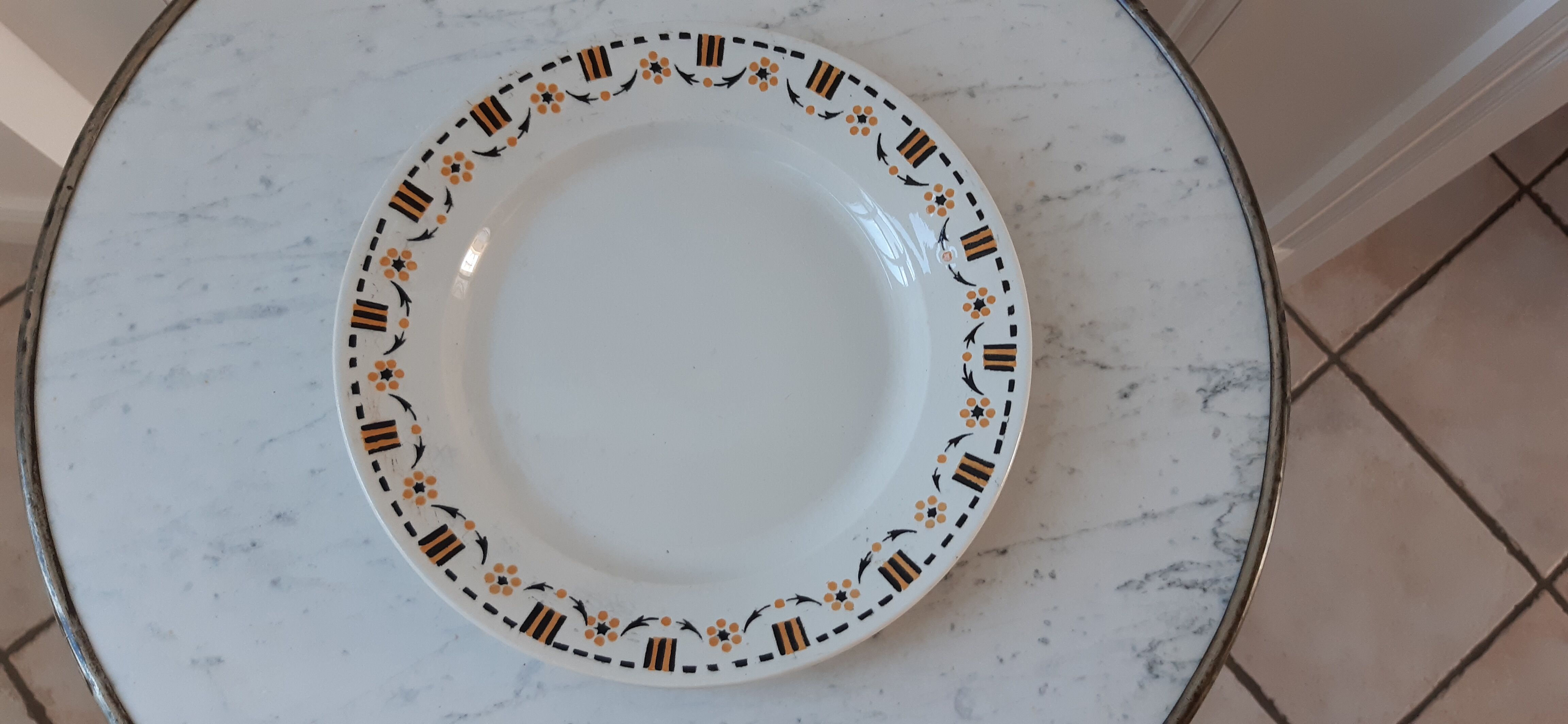 Dish Gien XXth century