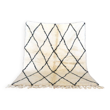 Moroccan Berber carpet Beni Ouarain with black diamonds 210 x 160 cm