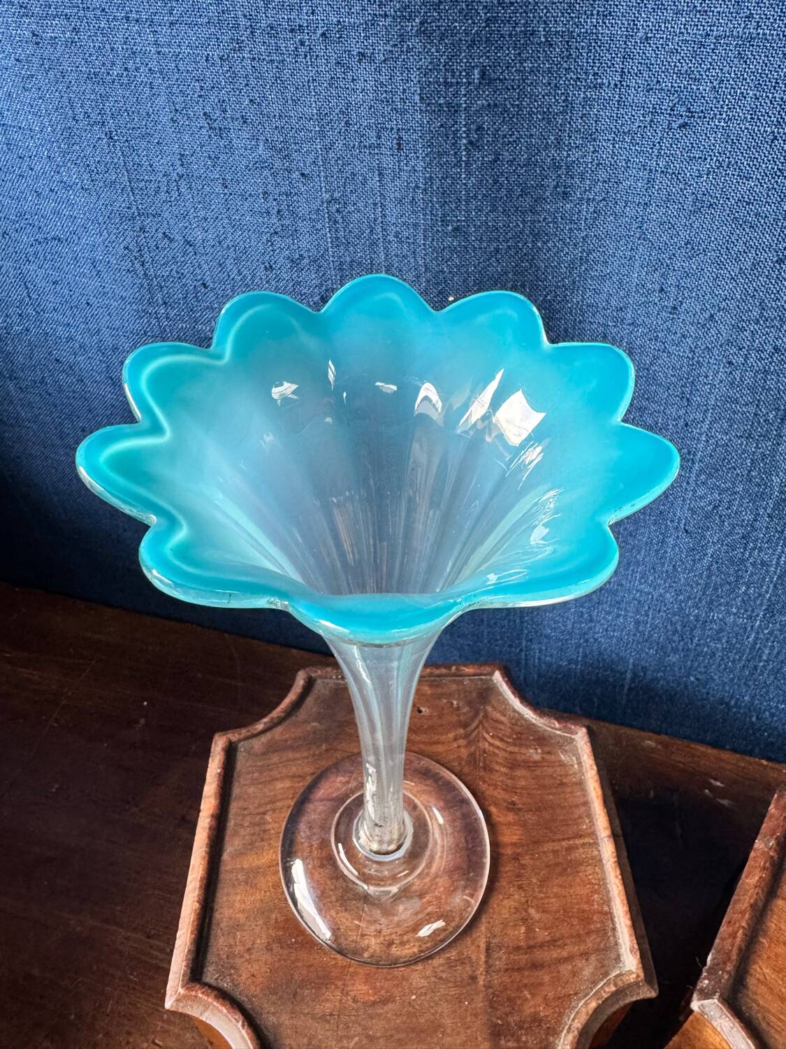 Pair of "tulip" soliflore vases in blue opaline glass – N period