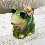 Frog teapot in earthenware with its lid and flowers.