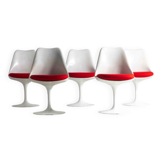 Magnifique ensemble de 5 chaises tulipes par Eero Saarinen pour Knoll International, années 1970