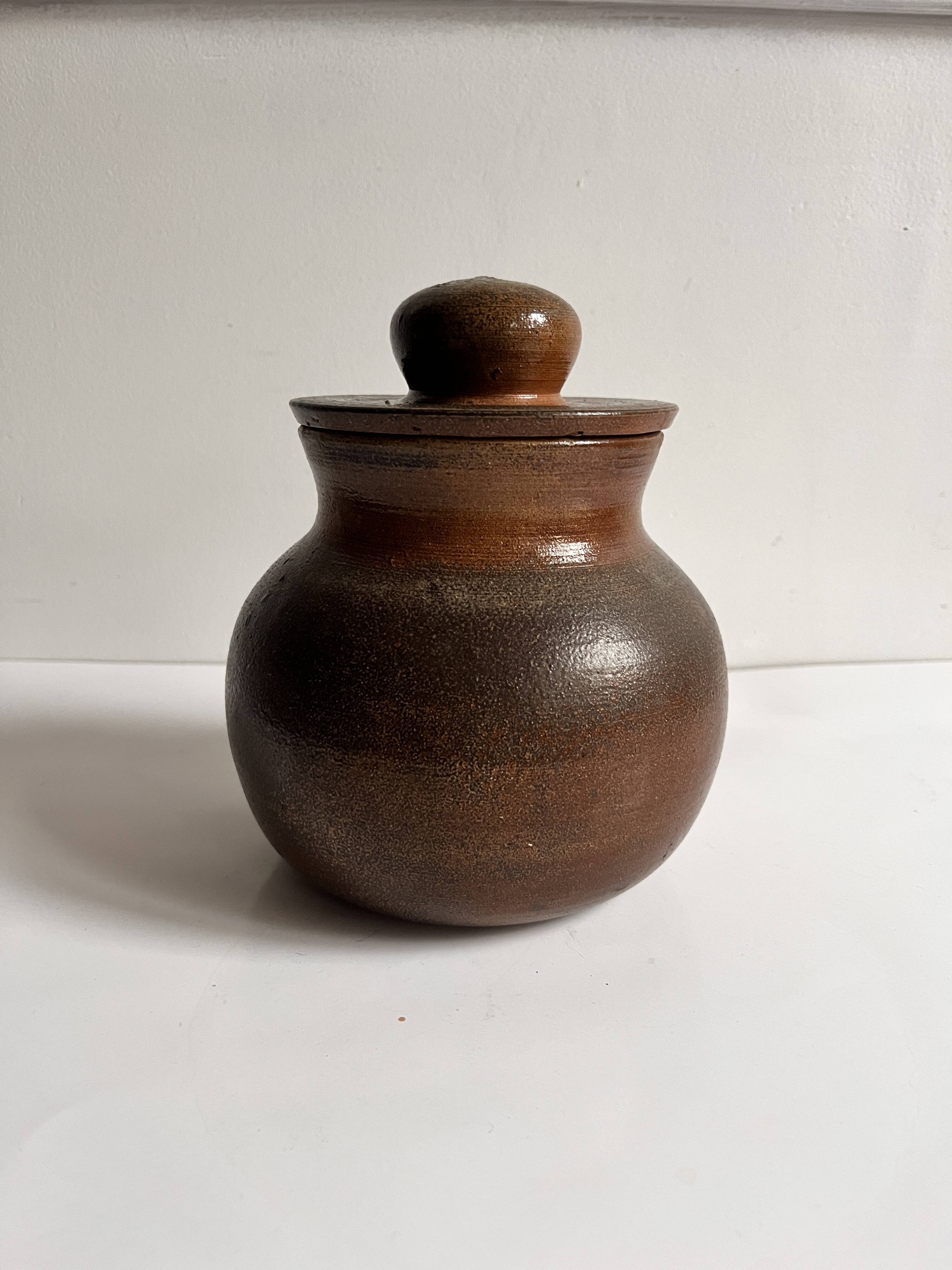 Stoneware pot