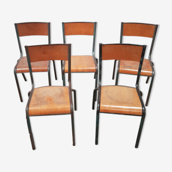 Ancienne chaises d'école vintage