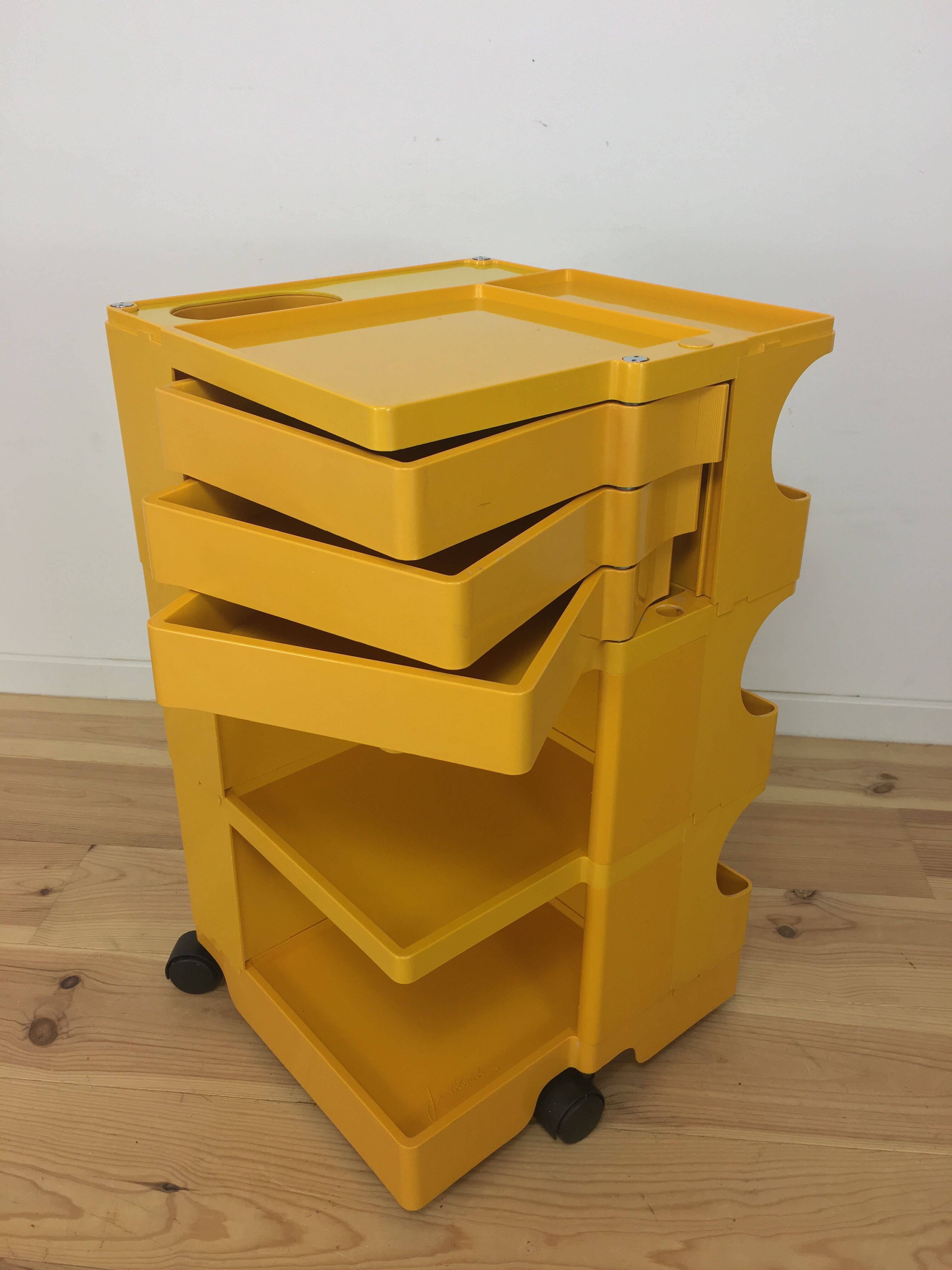 Dessert Boby by Joe Colombo