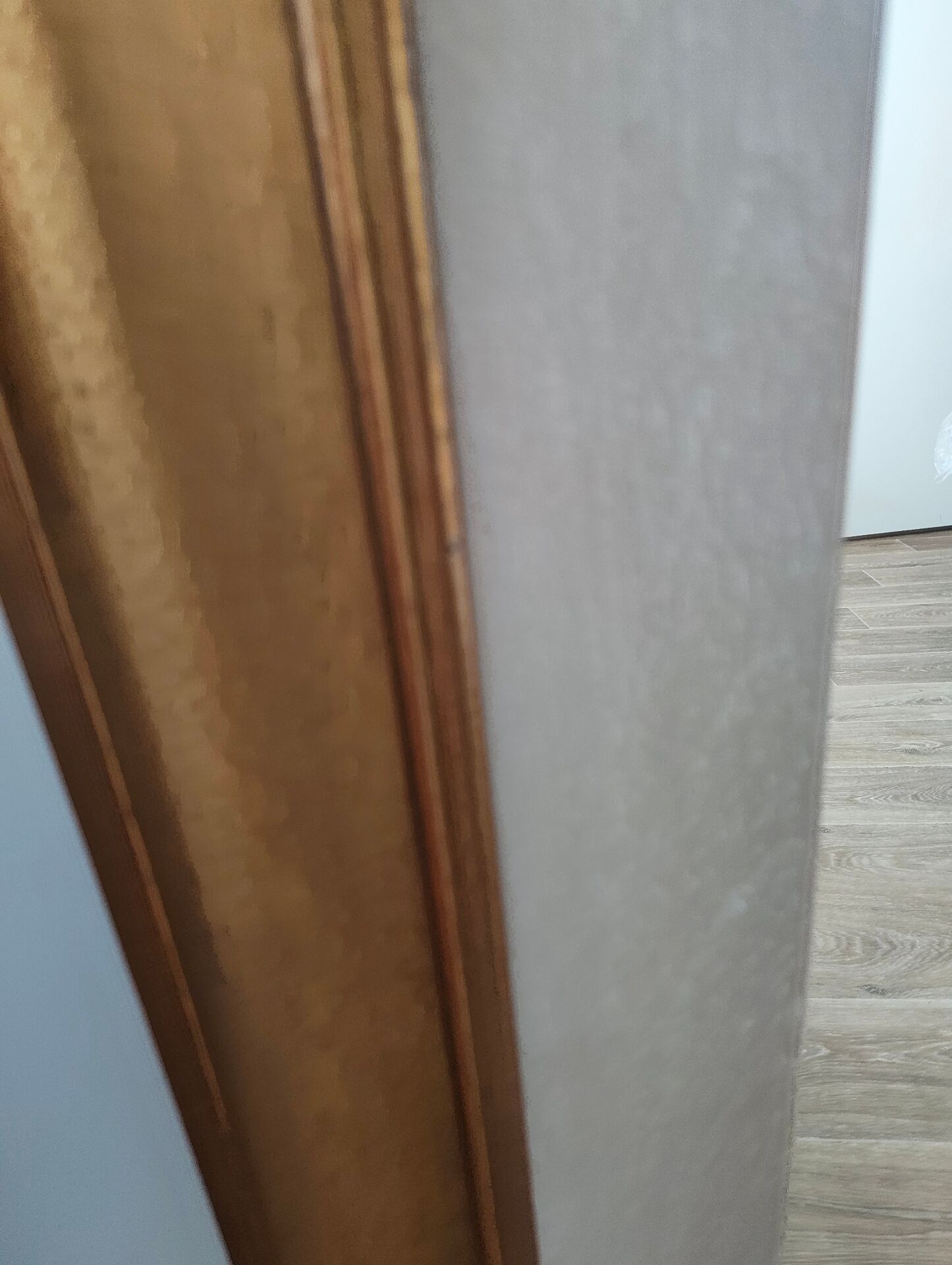 Wall mirror