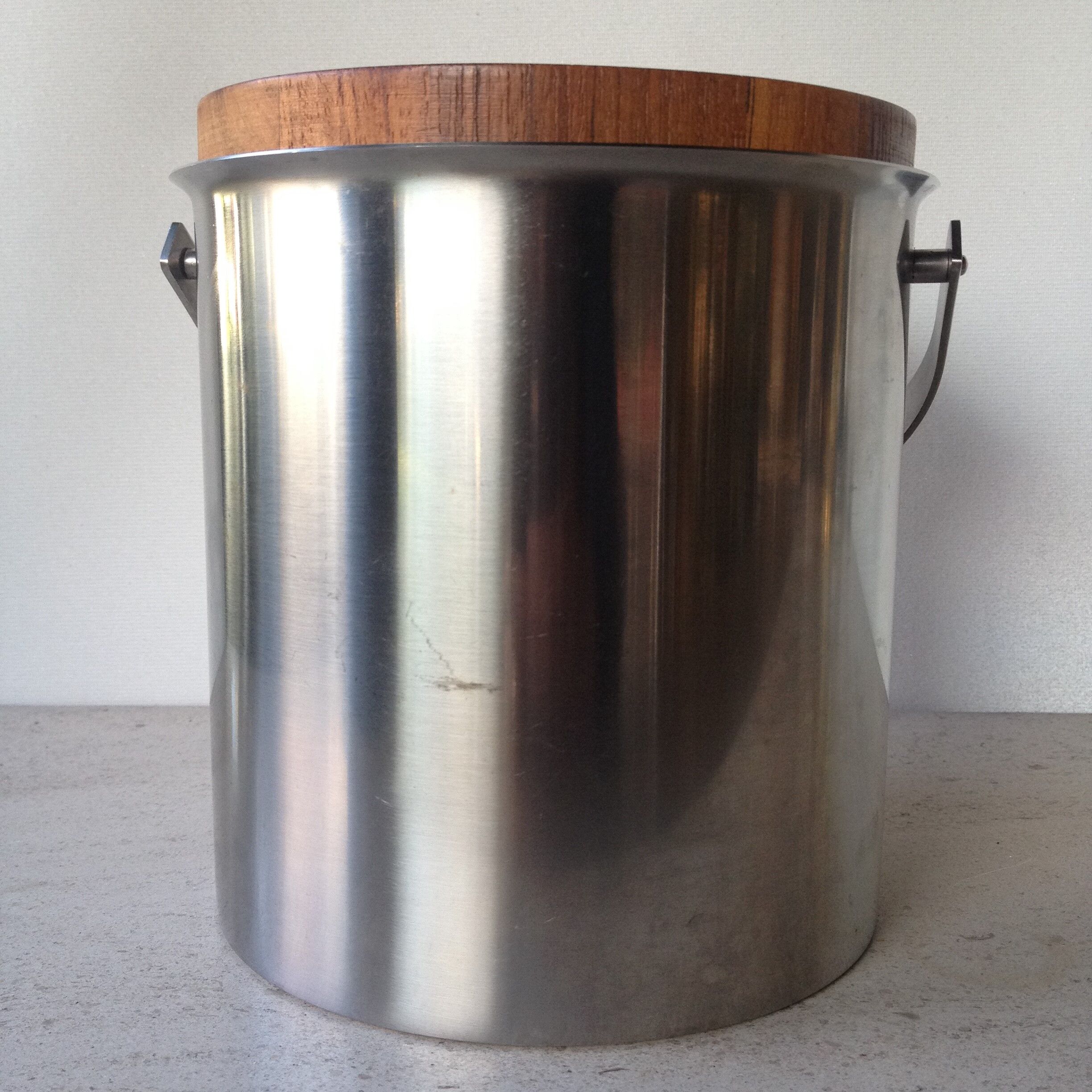 Arne Jacobsen ice bucket 1960