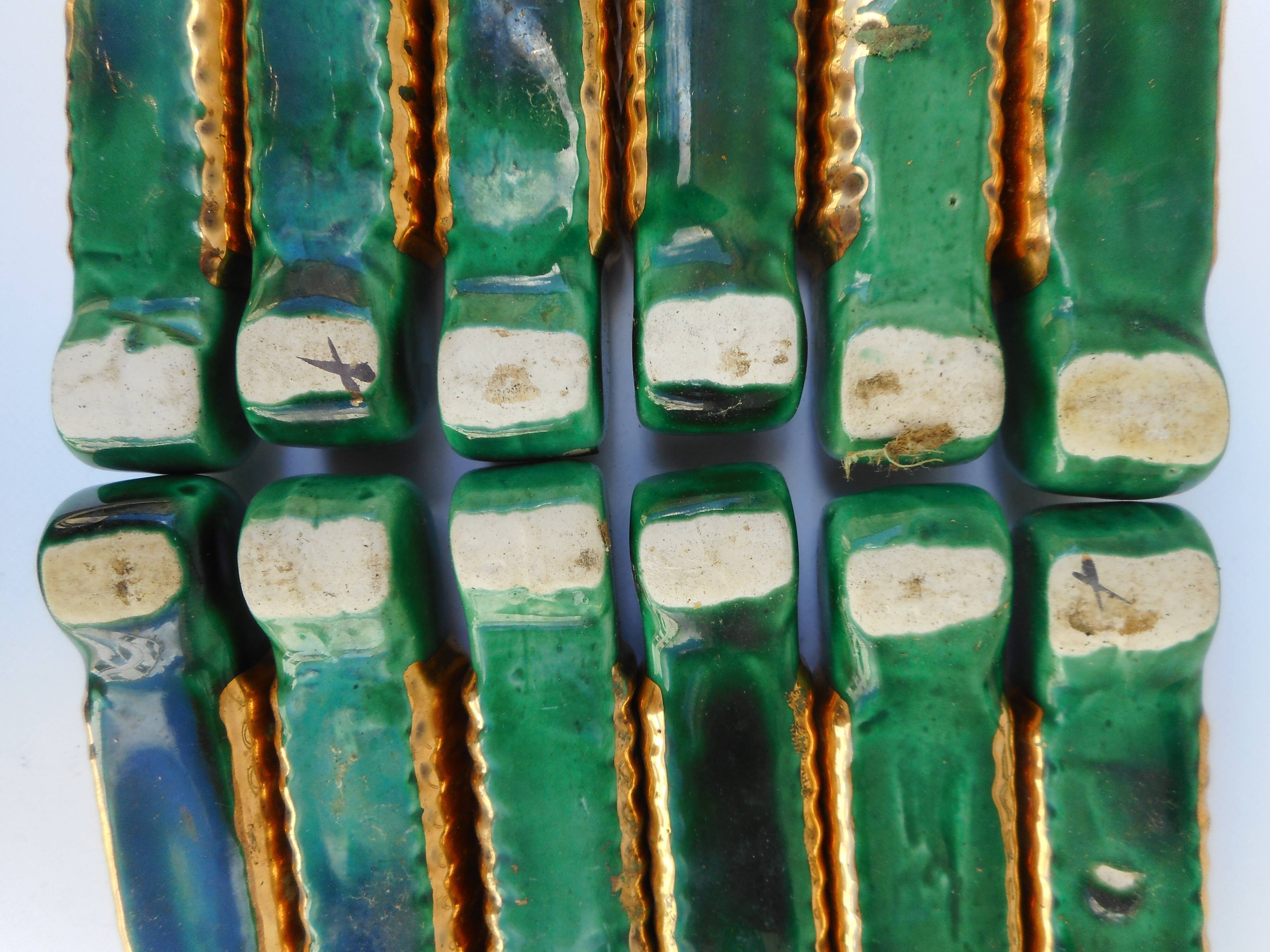 Set of 12 ceramic knife holders