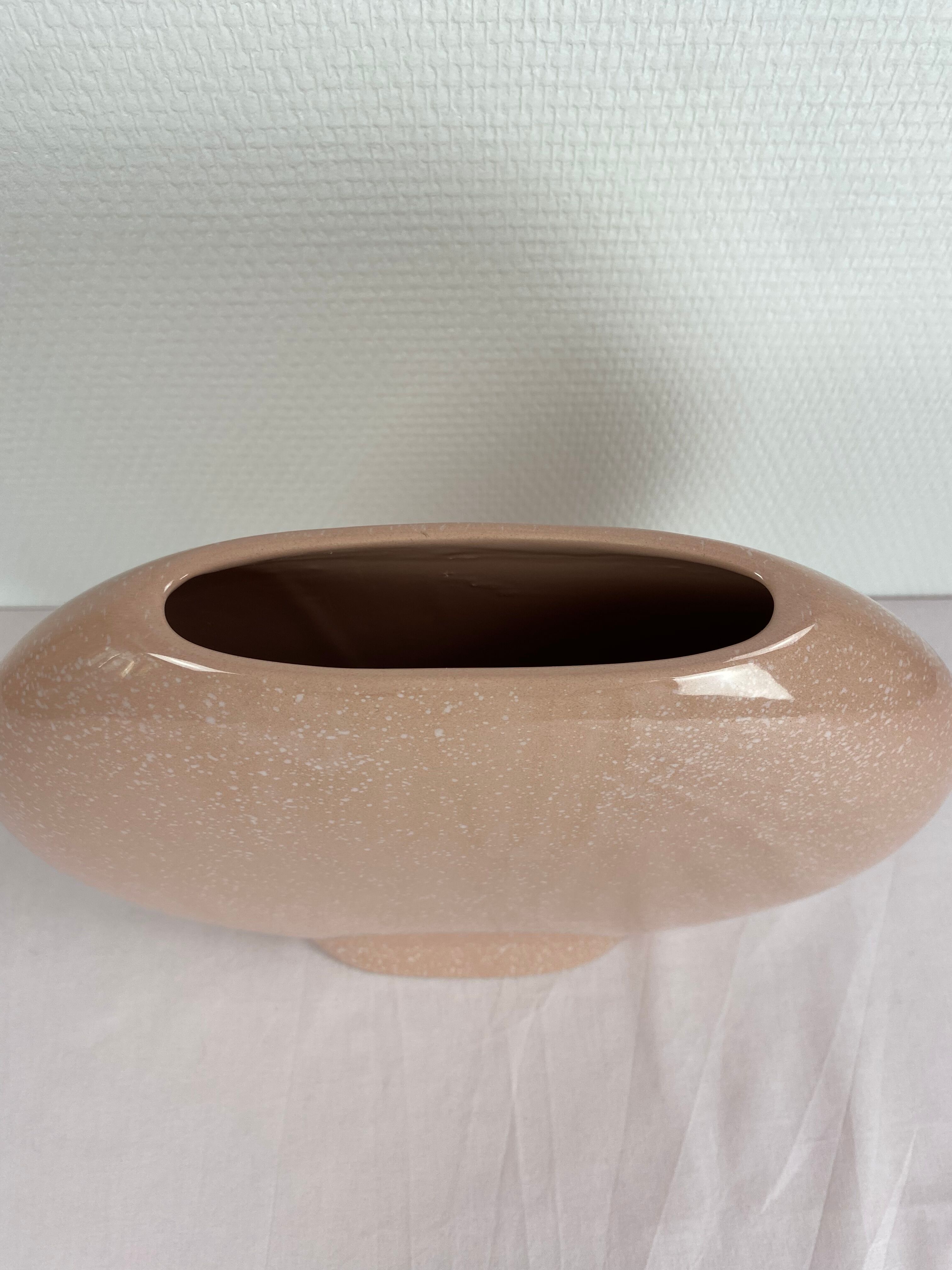 Pink and white speckled round vase