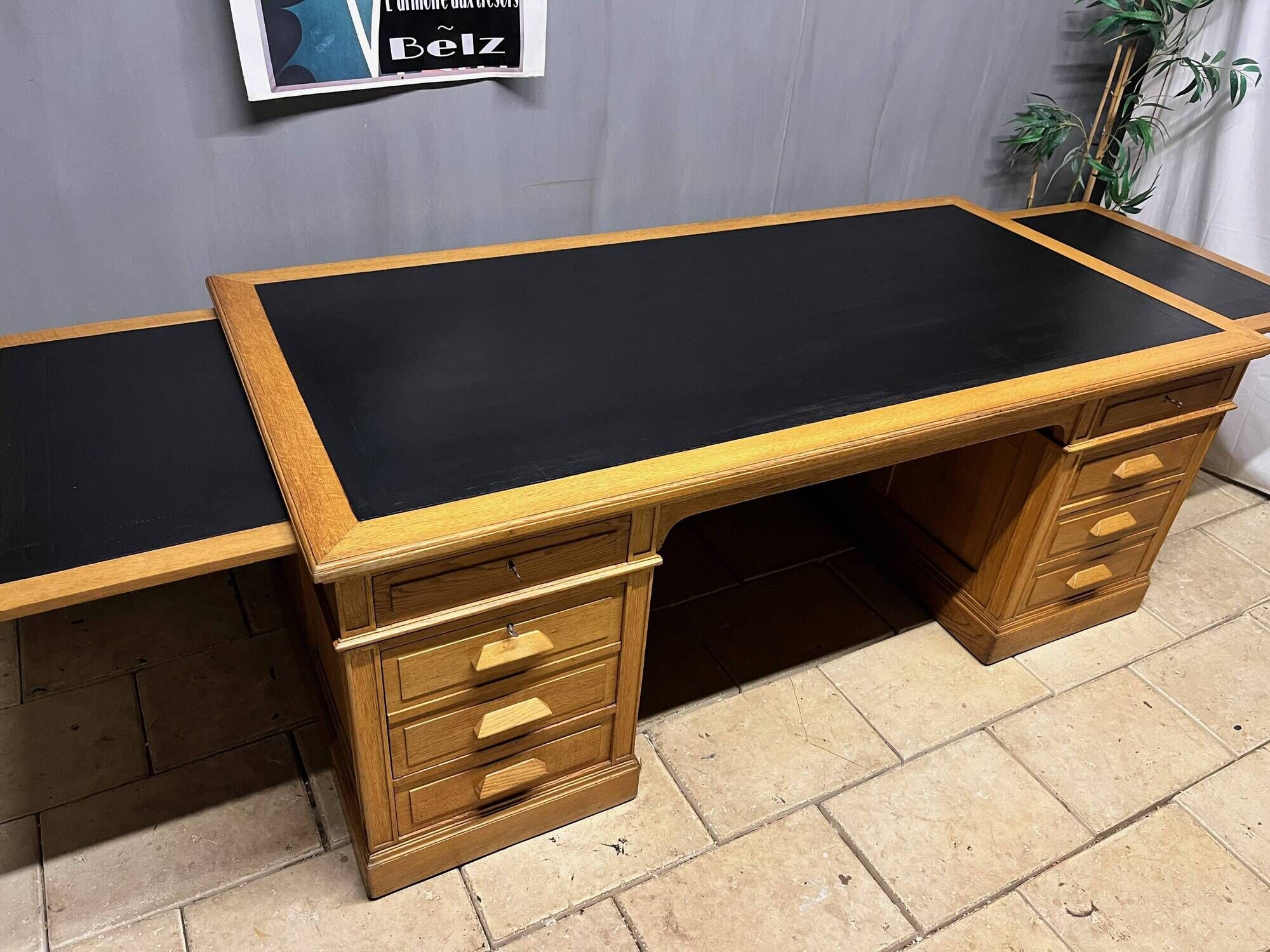 Large Desk "Banque De France" Oak and Leather Box Dish