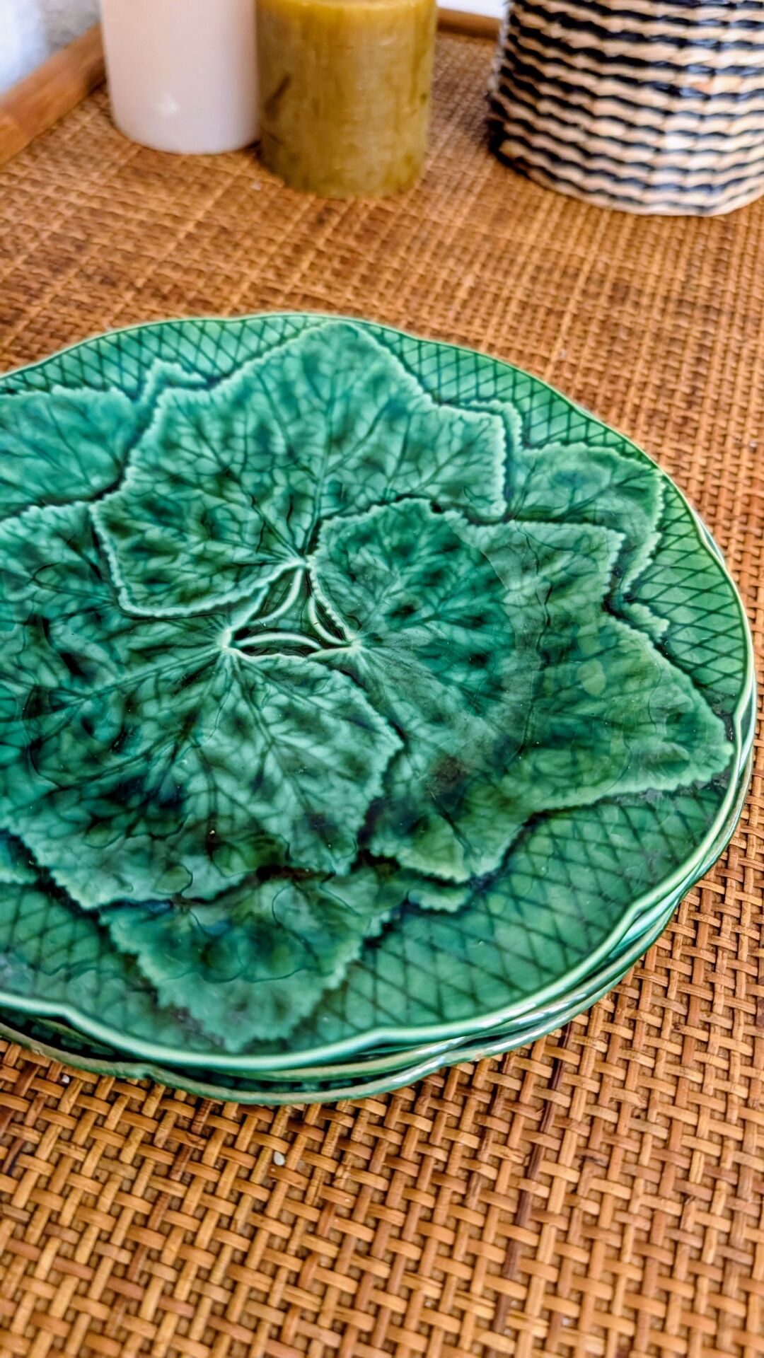 Set of 4 dessert plates in earthenware with vine leaves Gien