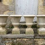 4 Médicis vases in concrete and 4 bases