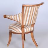 Fauteuil Biedermeier restauré en noyer, Josef Danhauser, Vienne, Autriche, années 1820