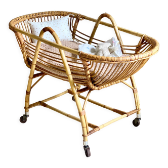 Rattan cradle