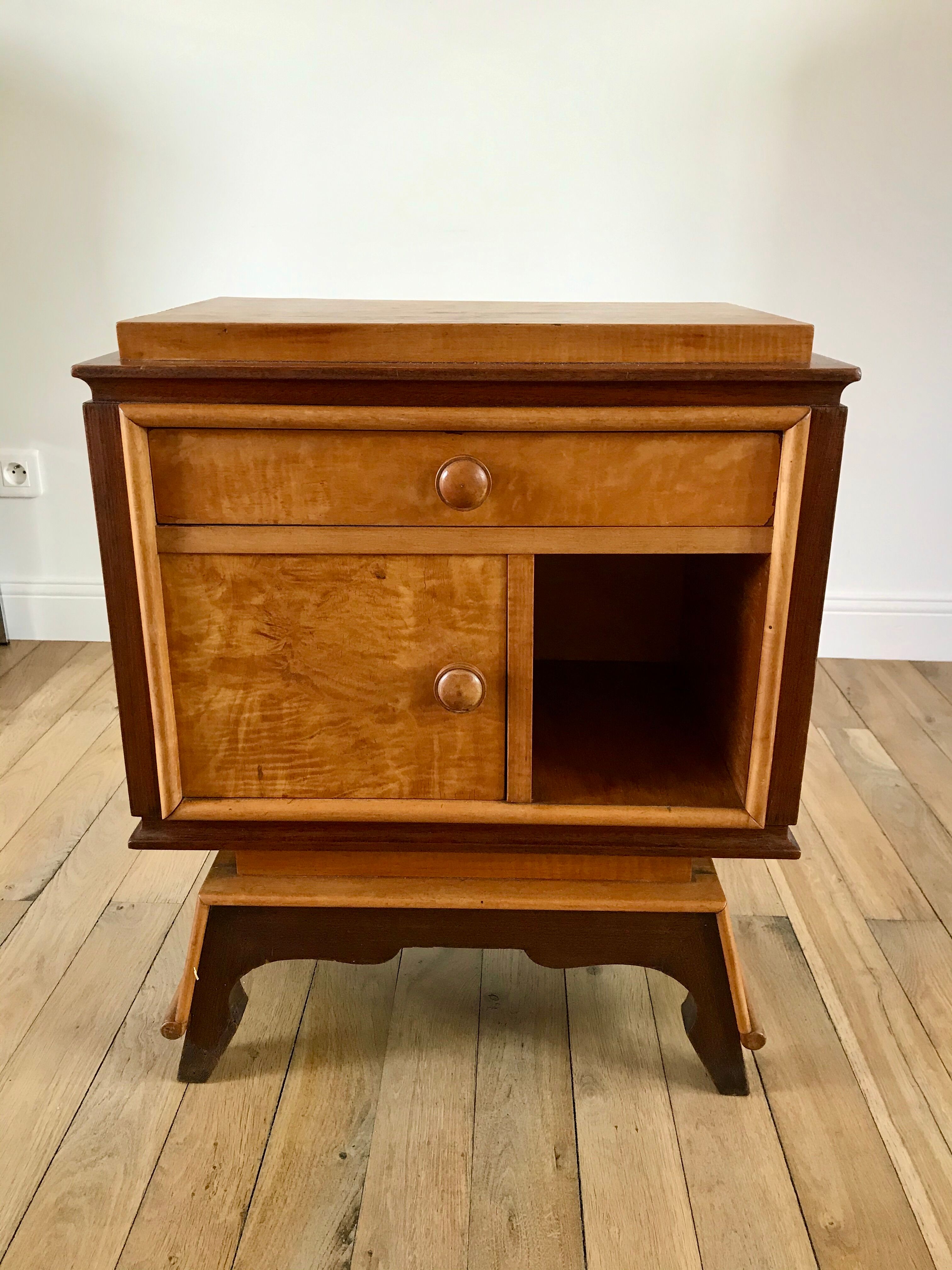 Bedside table in orm magnifying glass art deco 30s