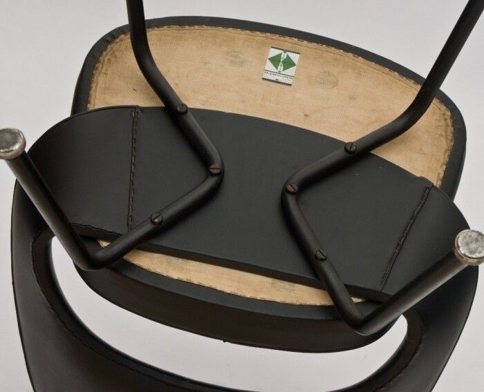 Eero Saarinen for Knoll executive chair