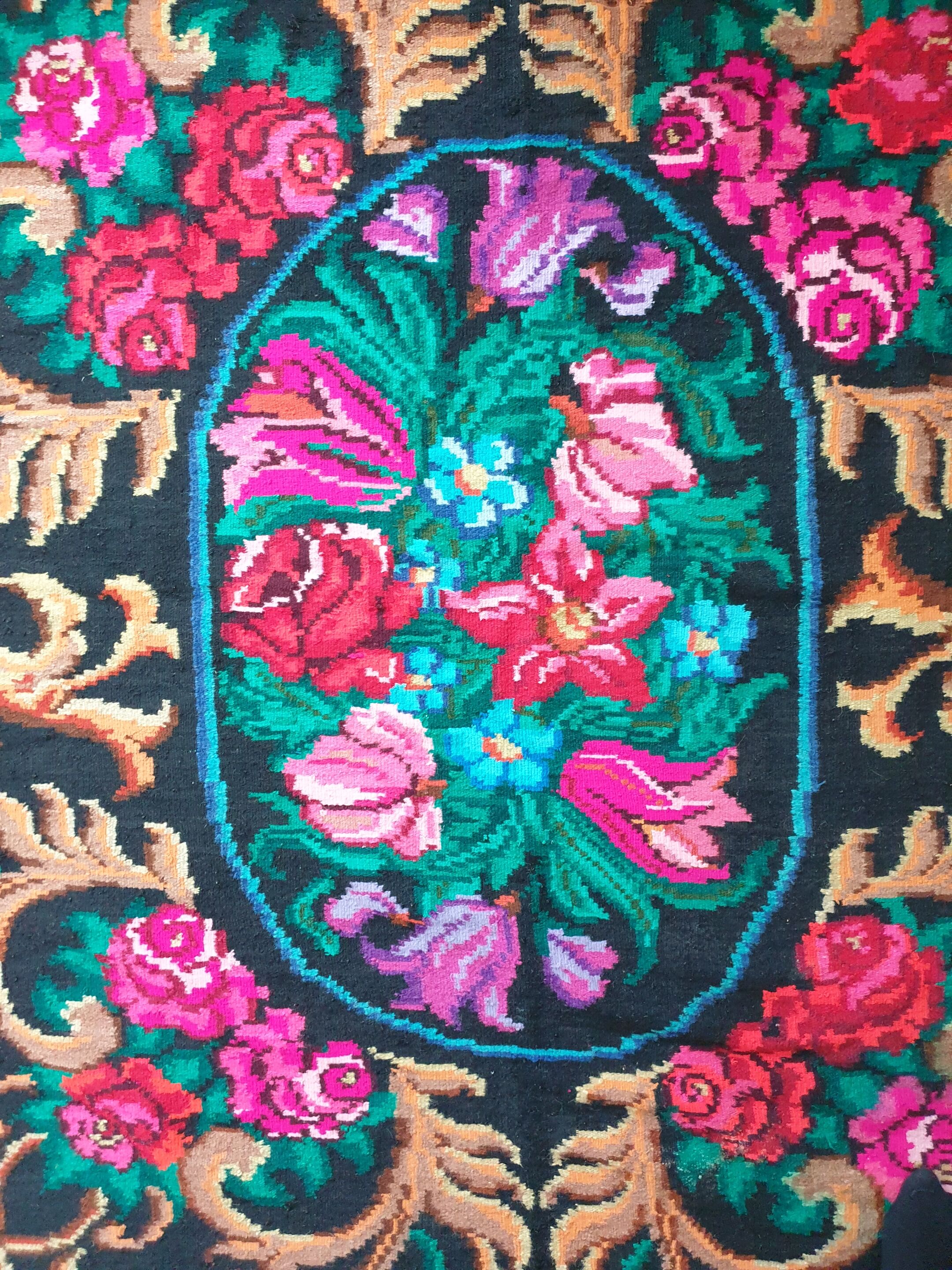 Tapis floral en laine de Moldavie de style bohème - 182×208 cm