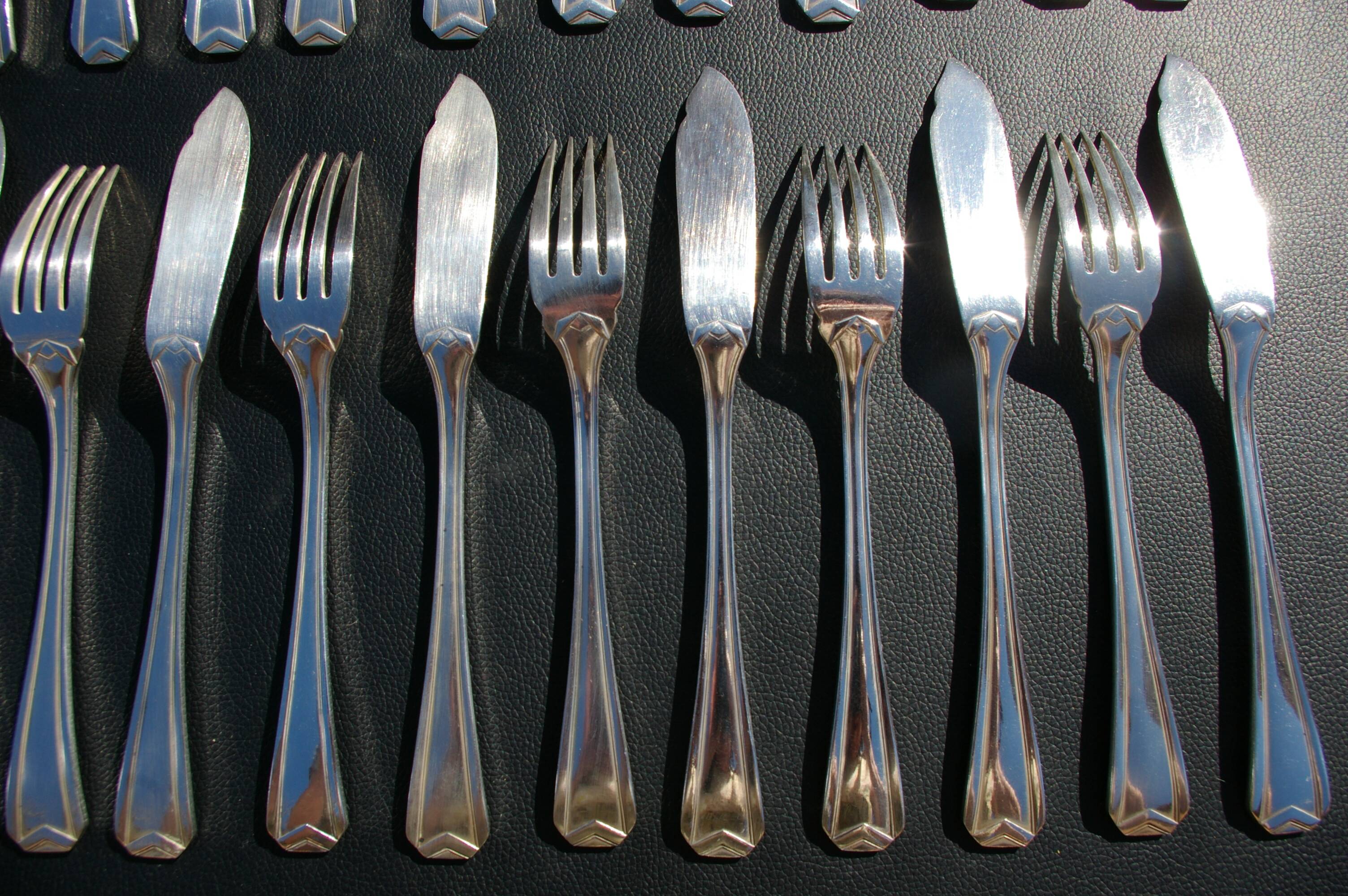 12 CHRISTOFLE Fish Cutlery Sets, CHEVRONS Art Deco model