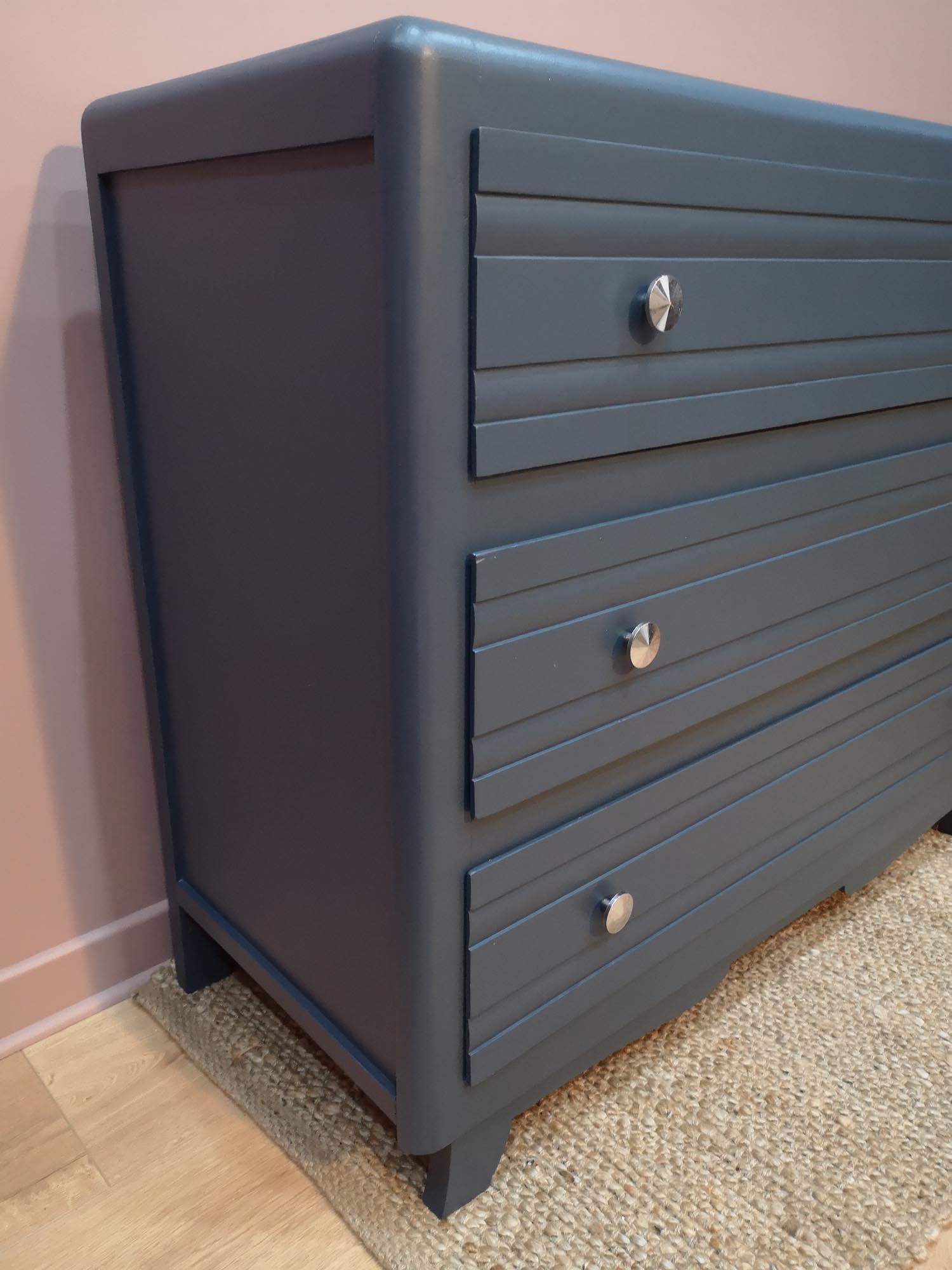 Cute chest of drawers