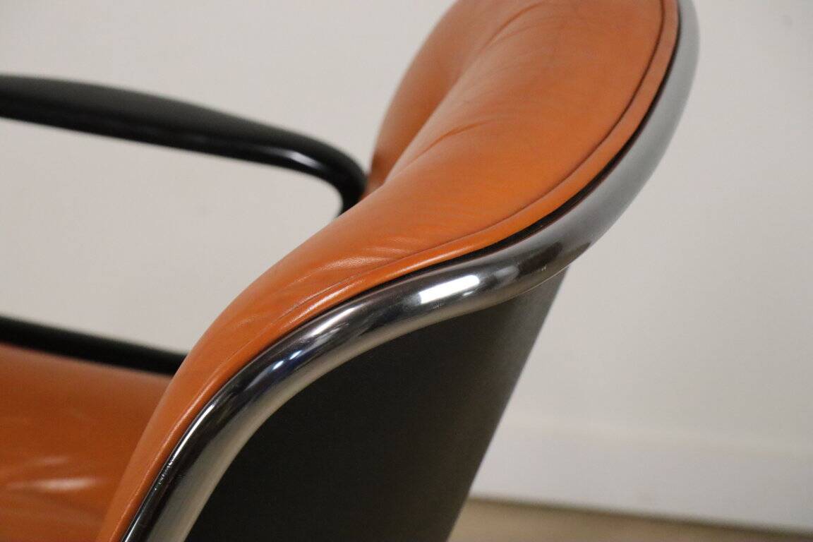 Charles Pollock leather office chair, Knoll edition, 1970