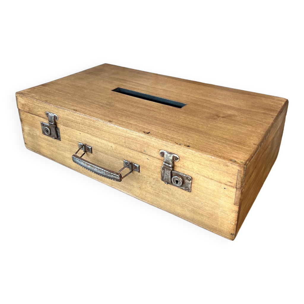 Valise en bois avec fente