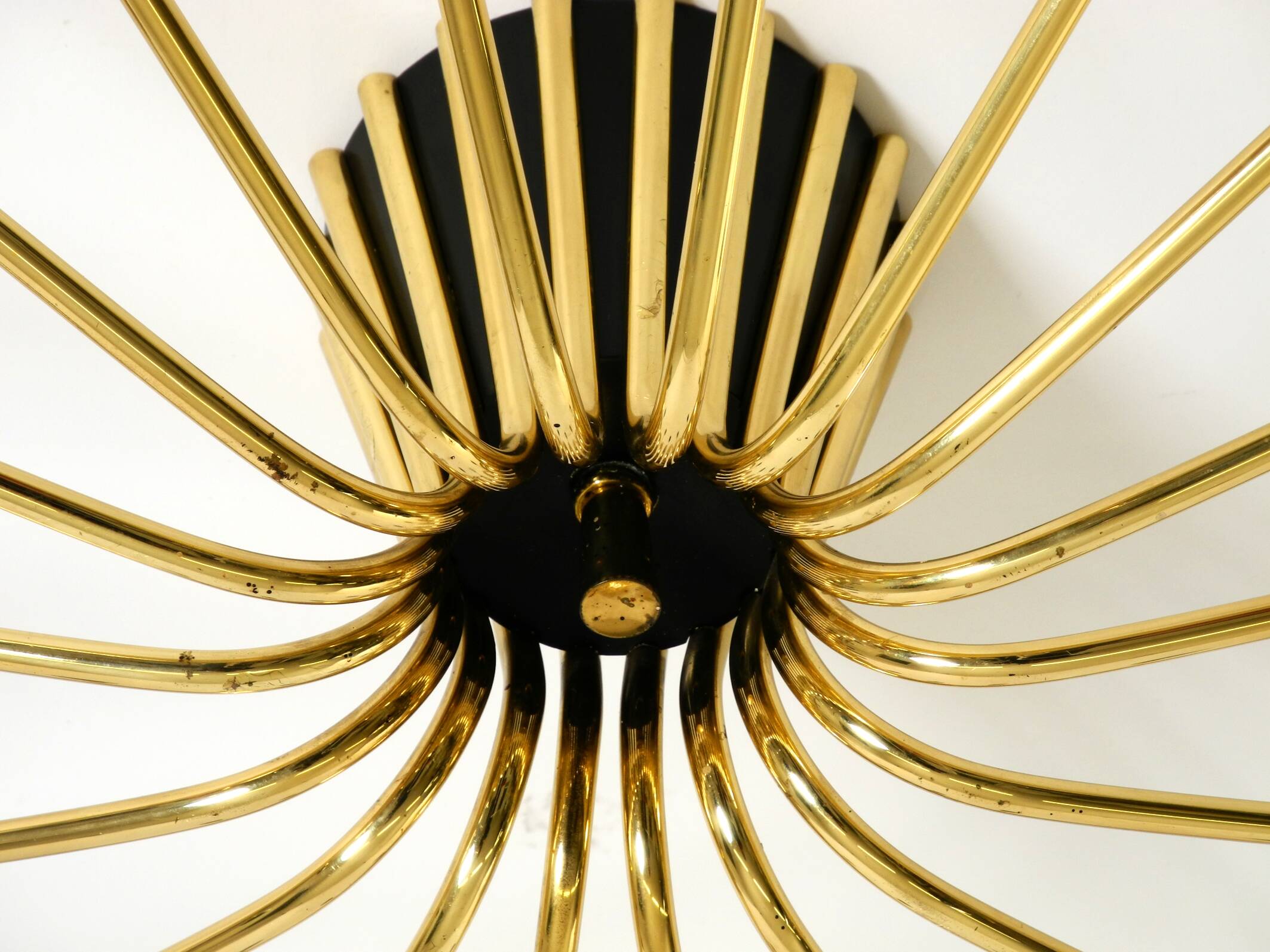 Huge 18-arm mid-century modern brass Sputnik ceiling lamp | Ø 113 cm