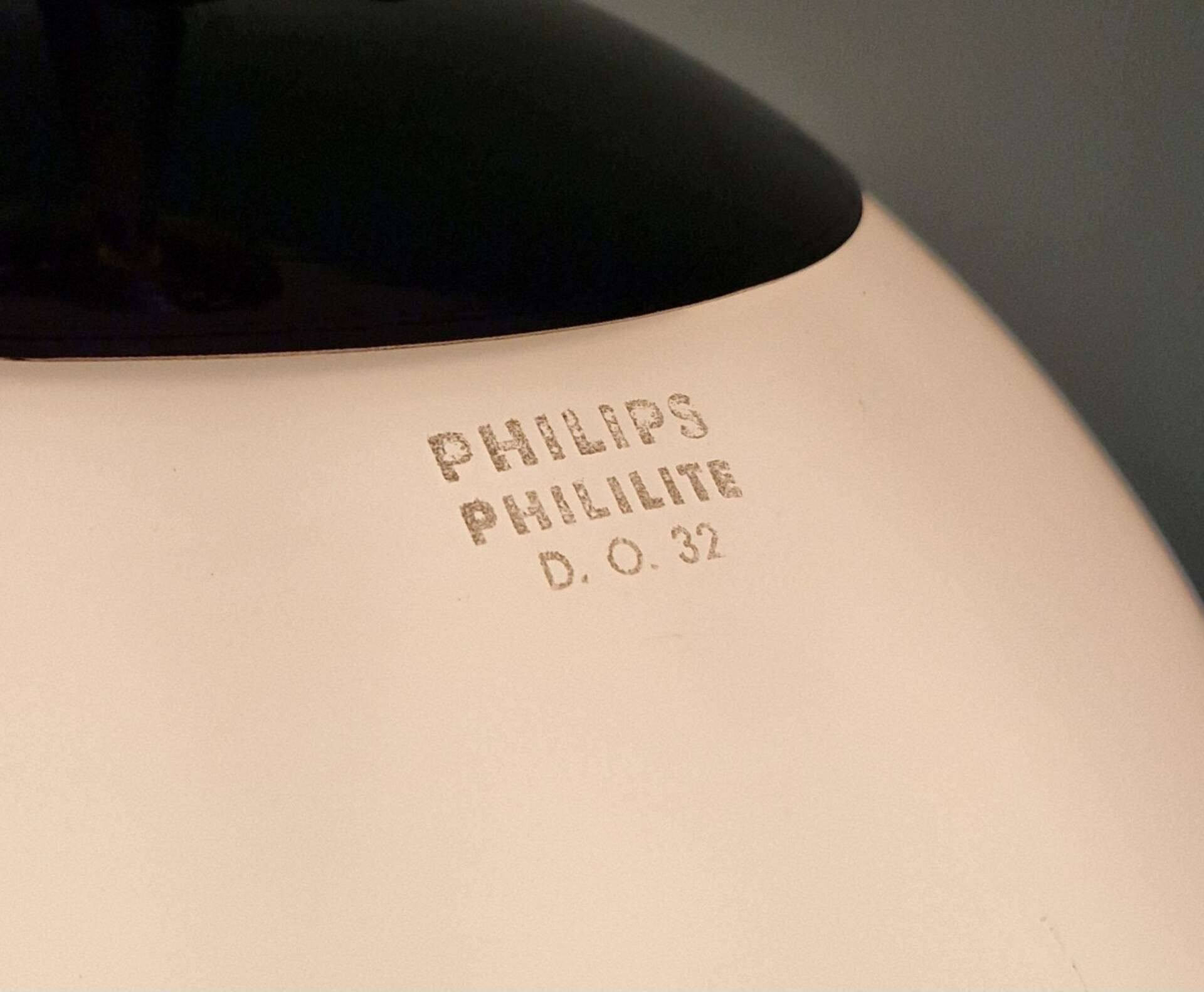 Bauhaus suspension by Philips in white opaline, 1930s.