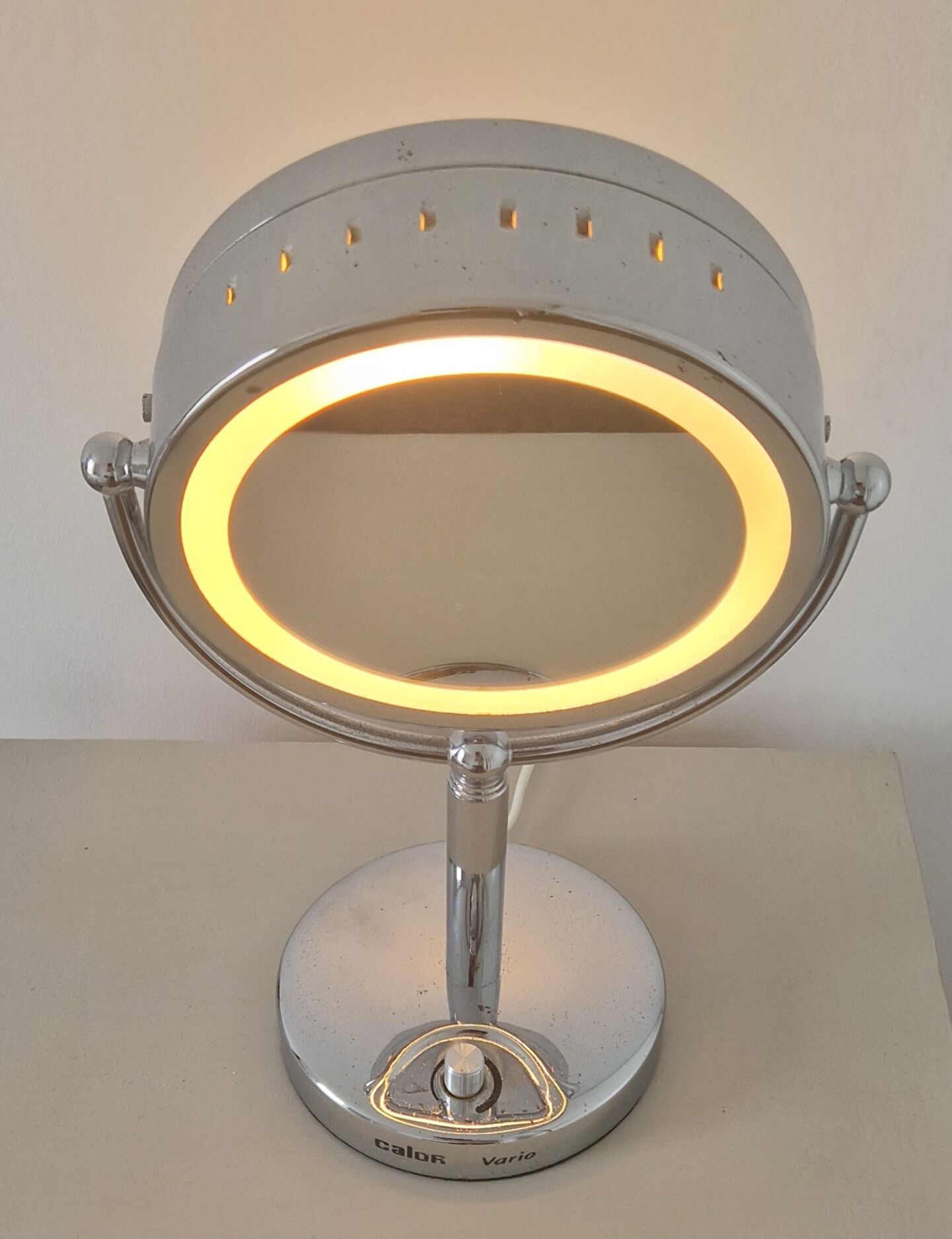 Calor brand luminous magnifying mirror