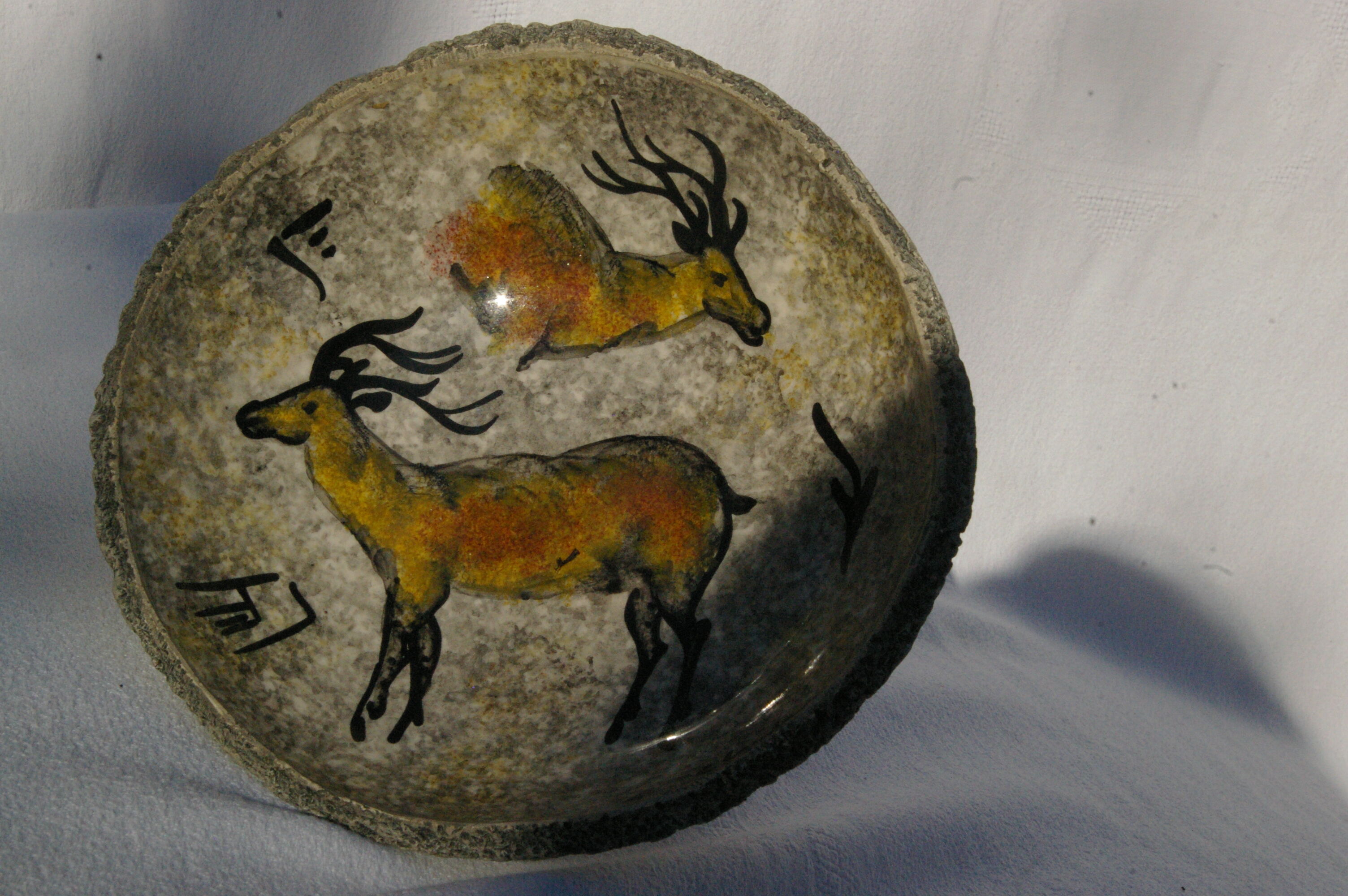 Vintage tripod cut ceramic lava way and rock decoration