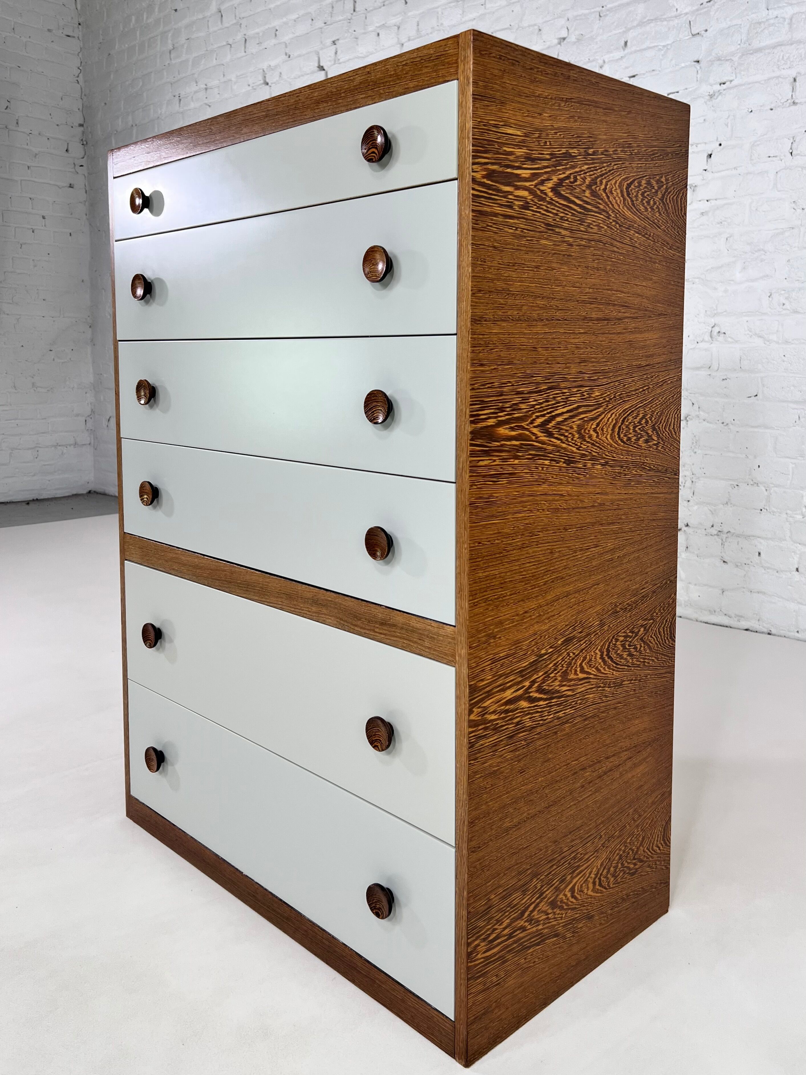 Dresser chiffonnier 6 drawers wenge and satin lacquer