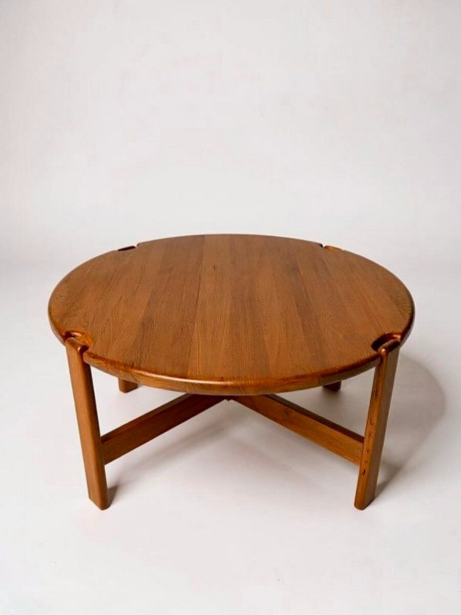 Round coffee table attributed to Niels Bach, 1970s.