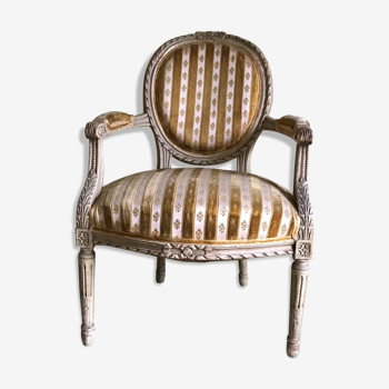 Fauteuil médaillon de style Louis XVI XX siècle