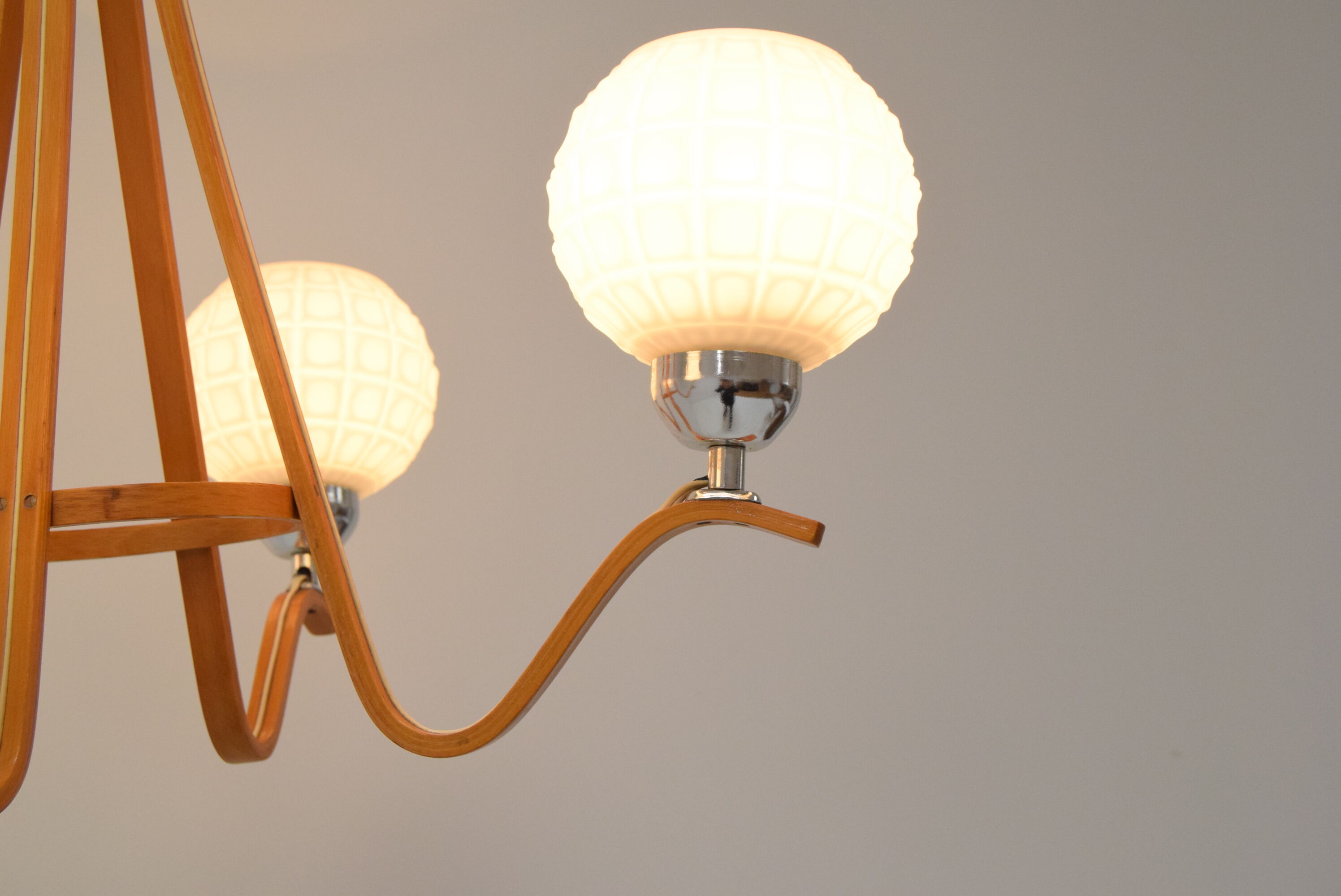 Mid-Century wood chandelier /dřevo Humpolec, 1970's.