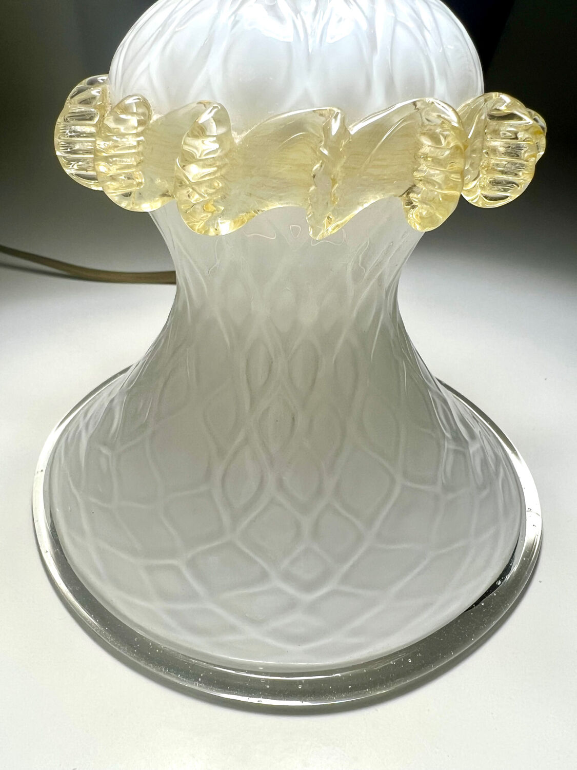 Vintage Murano glass lamp in white and amber opal – Italy, years.