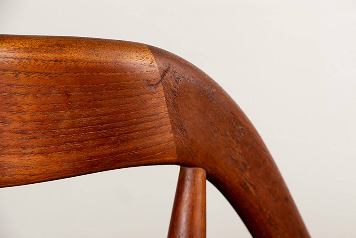 Set of 6 Danish chairs in teak and skai, model 16, Johannes Andersen.