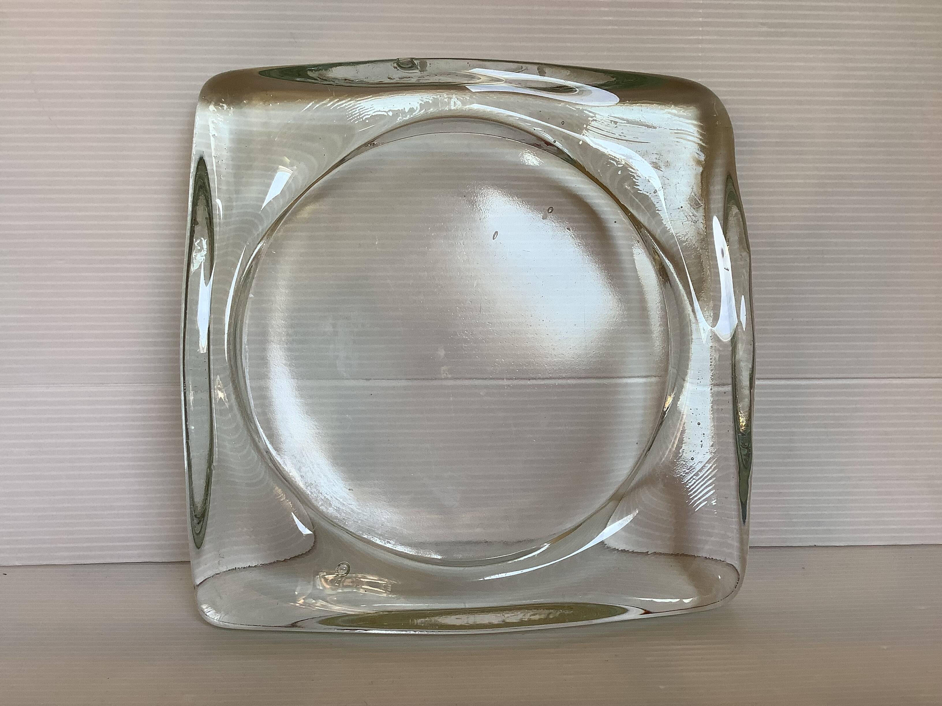 Coin tray in the shape of a catch-all.