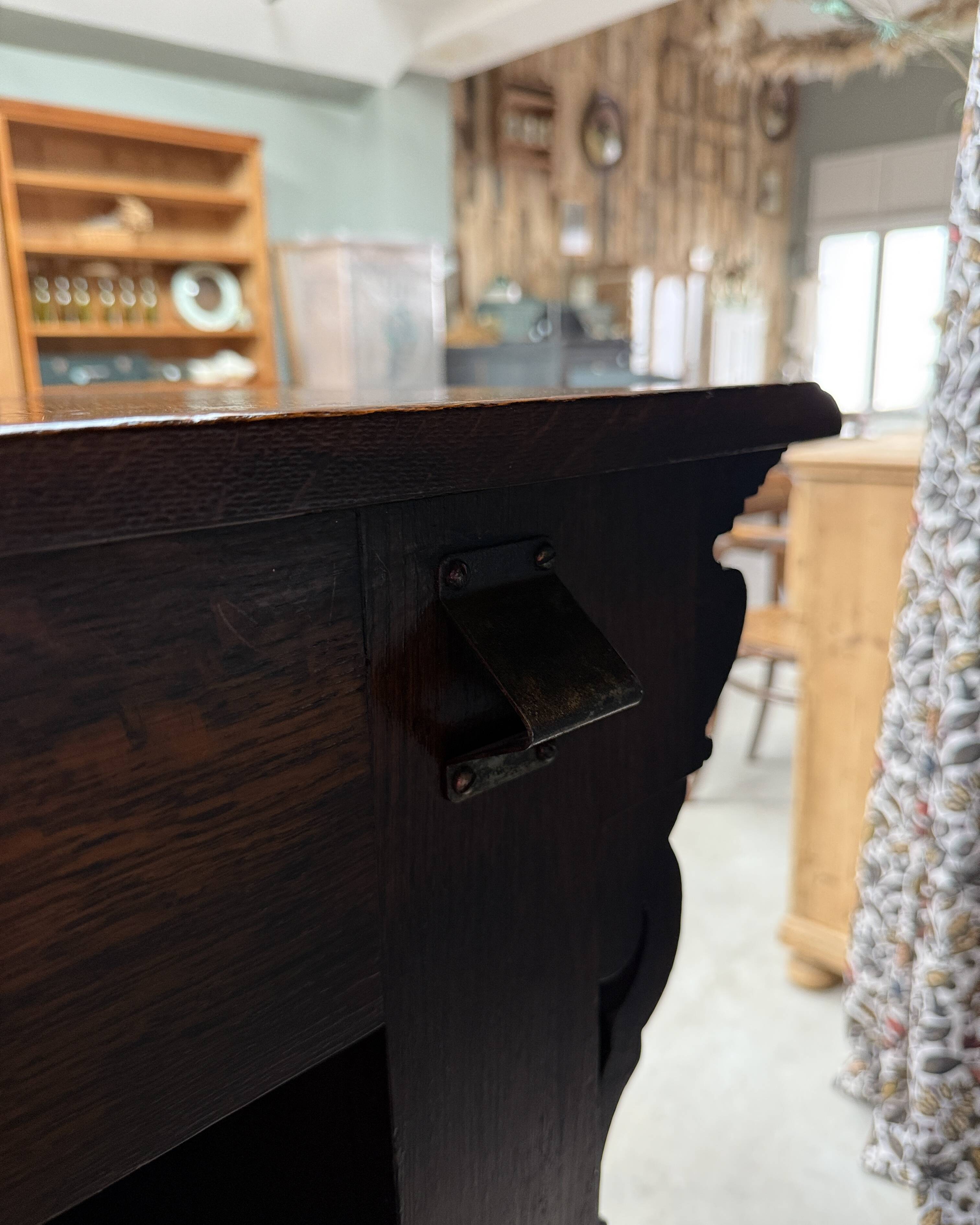 Bar counter and 2 antique high stools