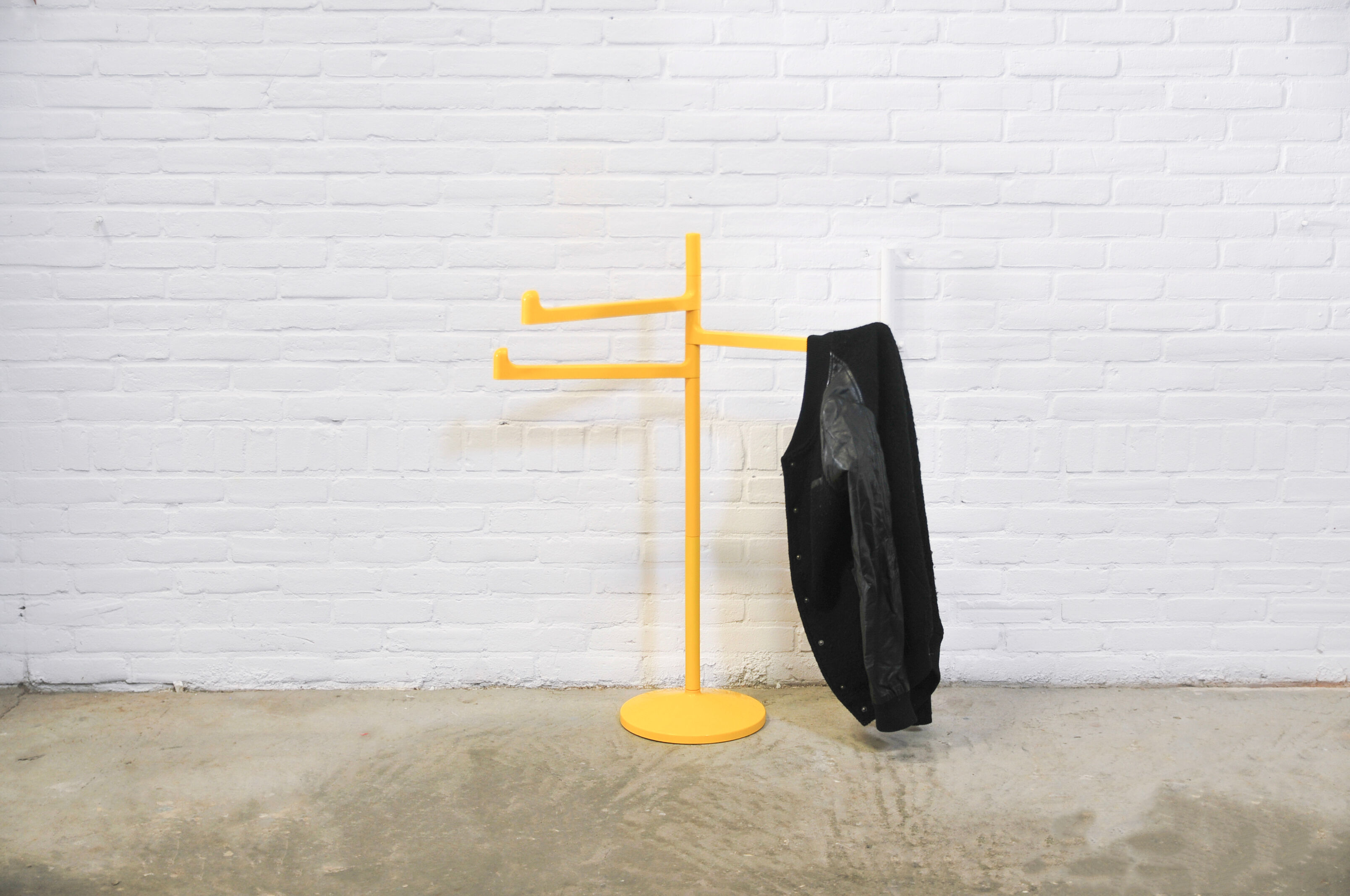 Vintage plastic yellow gedy towel rack makio hasuike