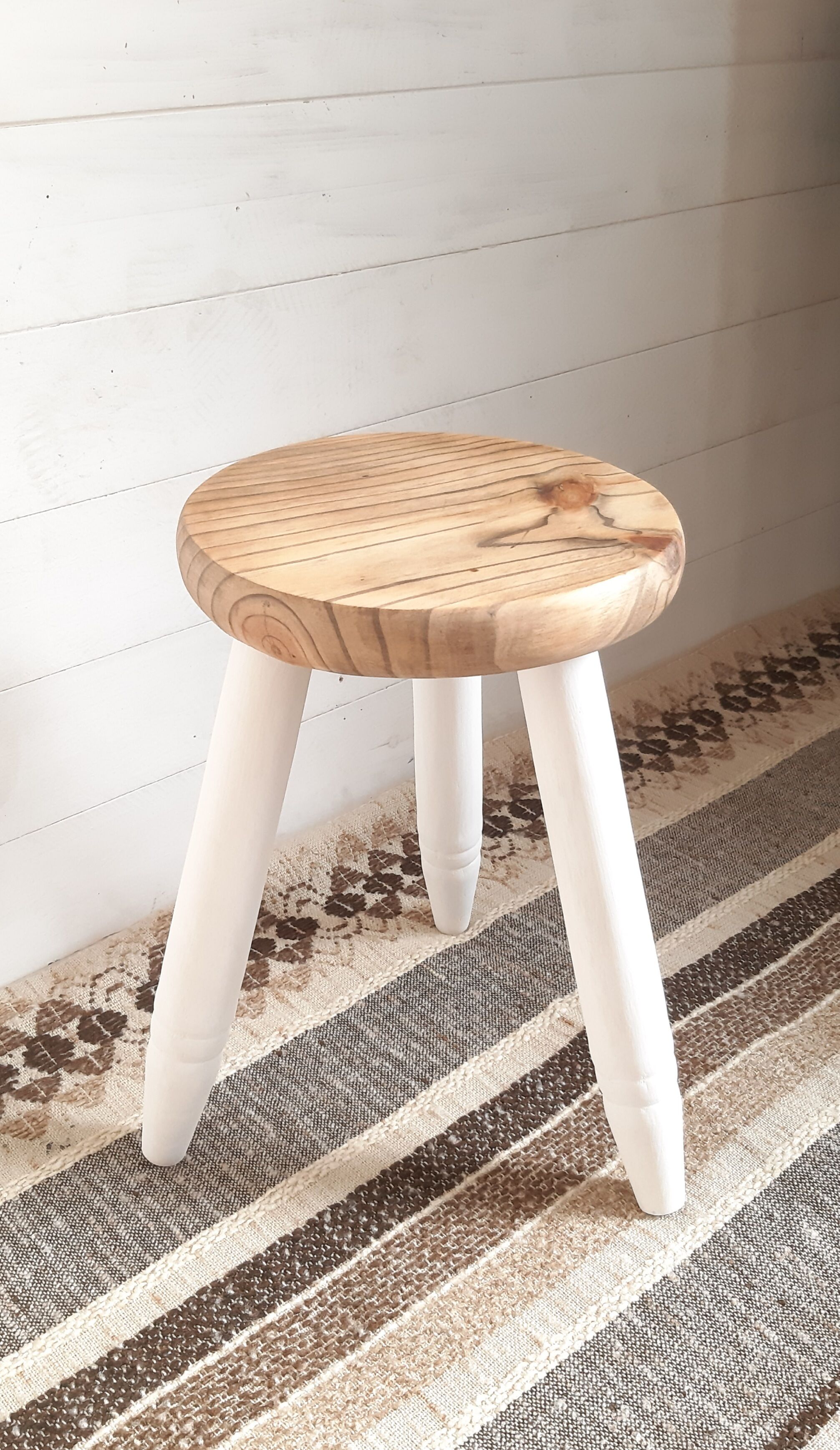 Tripod stool
