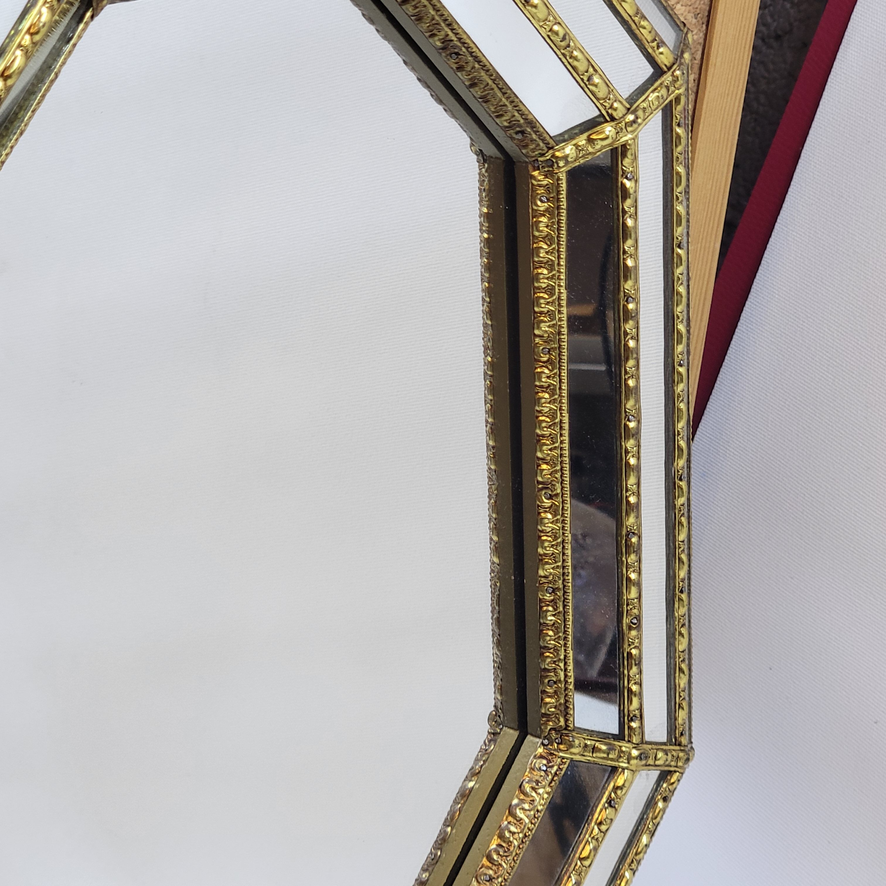 Miroir Mural Octogonal A Facettes Orné De Laiton Style Vénitien