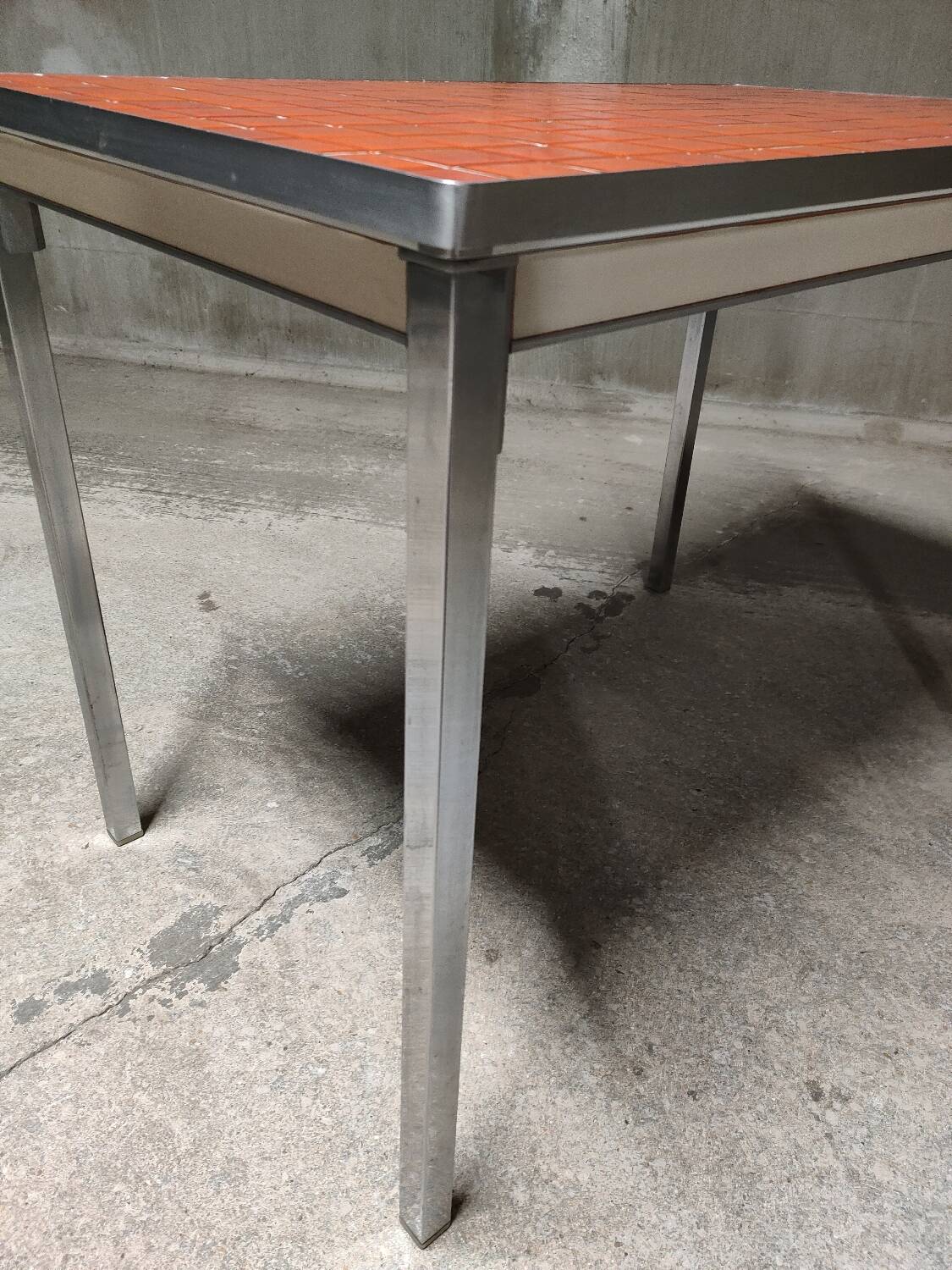 Ceramic kitchen table