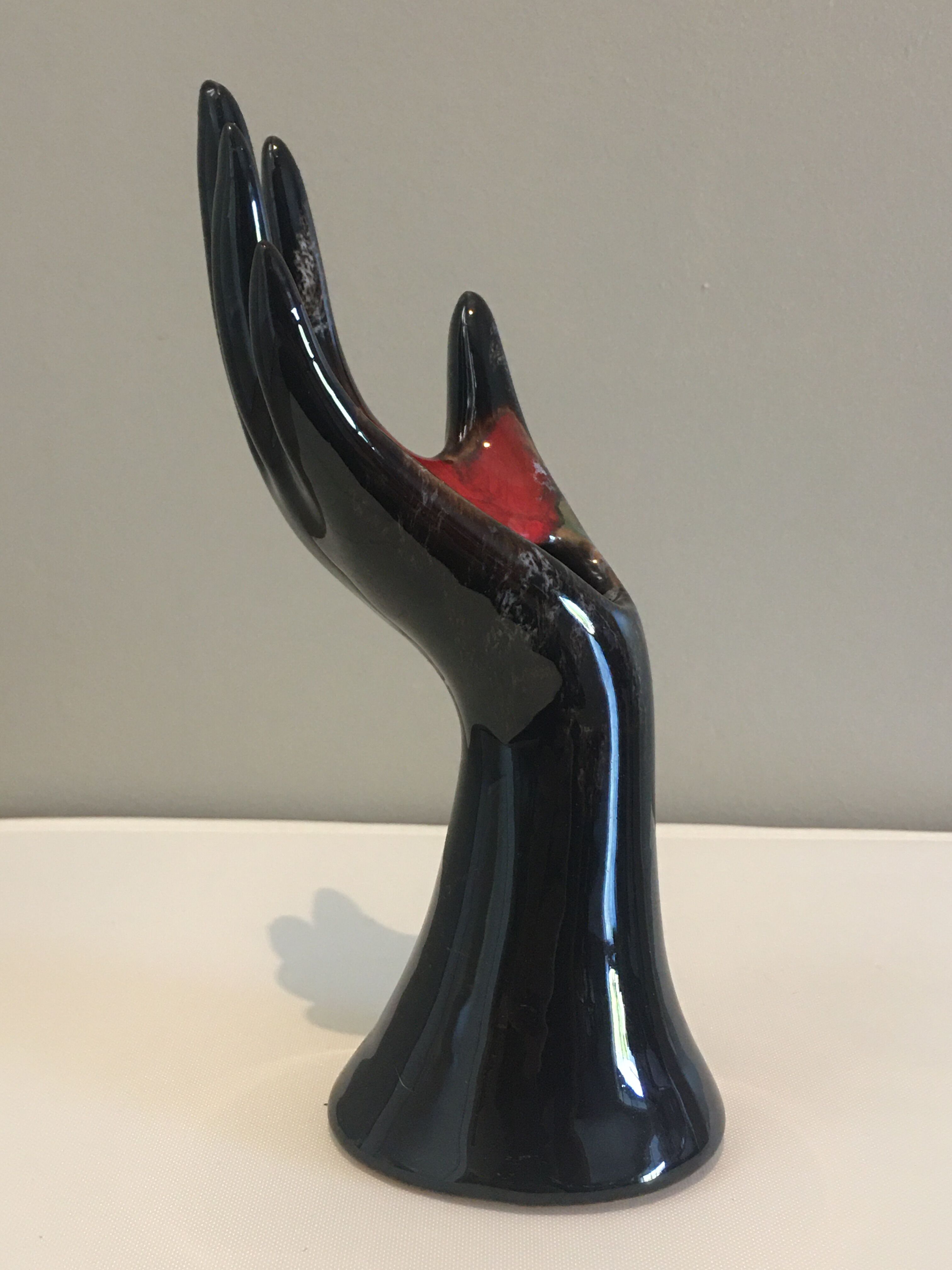Vintage hand vase / baguier