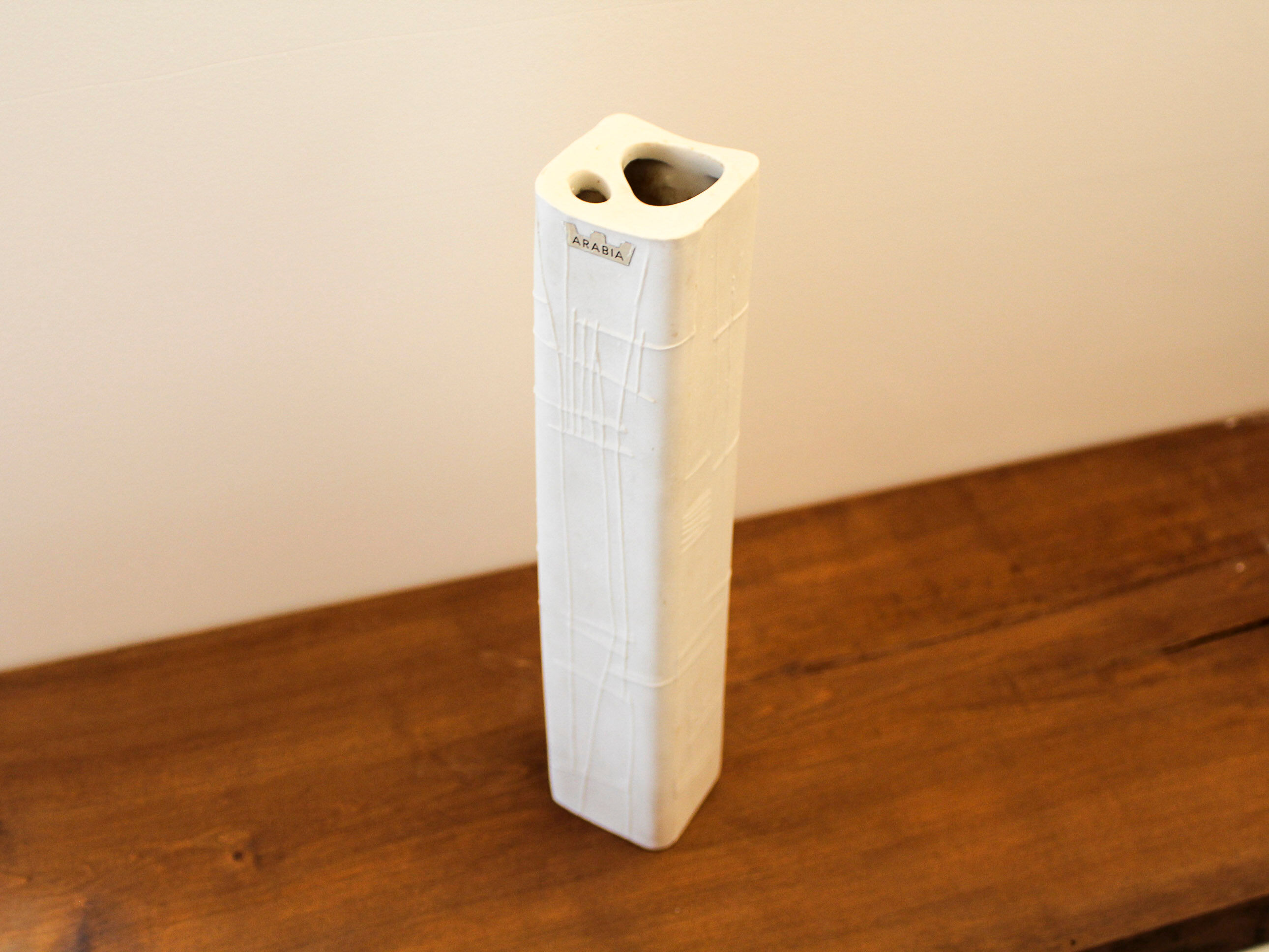 Biscuit vase Arabia Finland